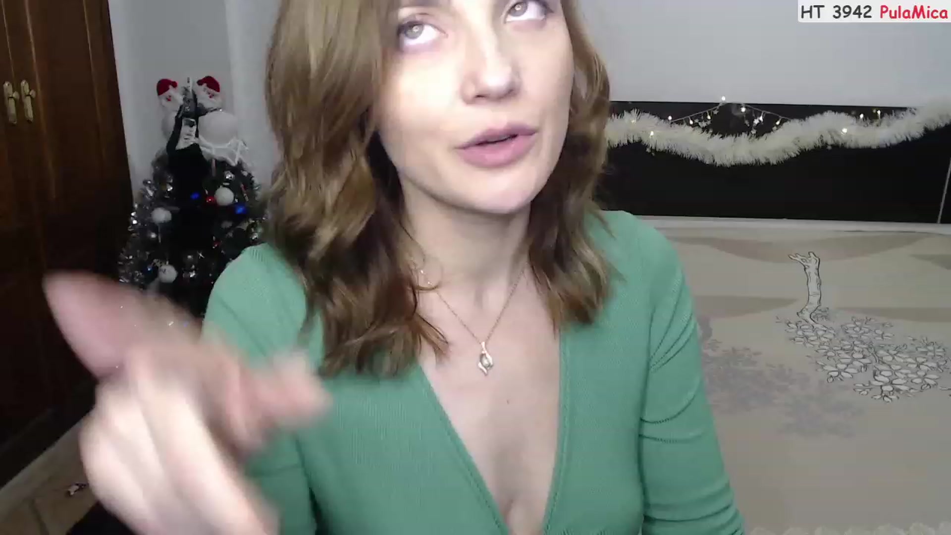 Gallery image thumbnail from Deeleerious's myfreecams stream on, 12/25/2022, 02:42 image 11 of 20