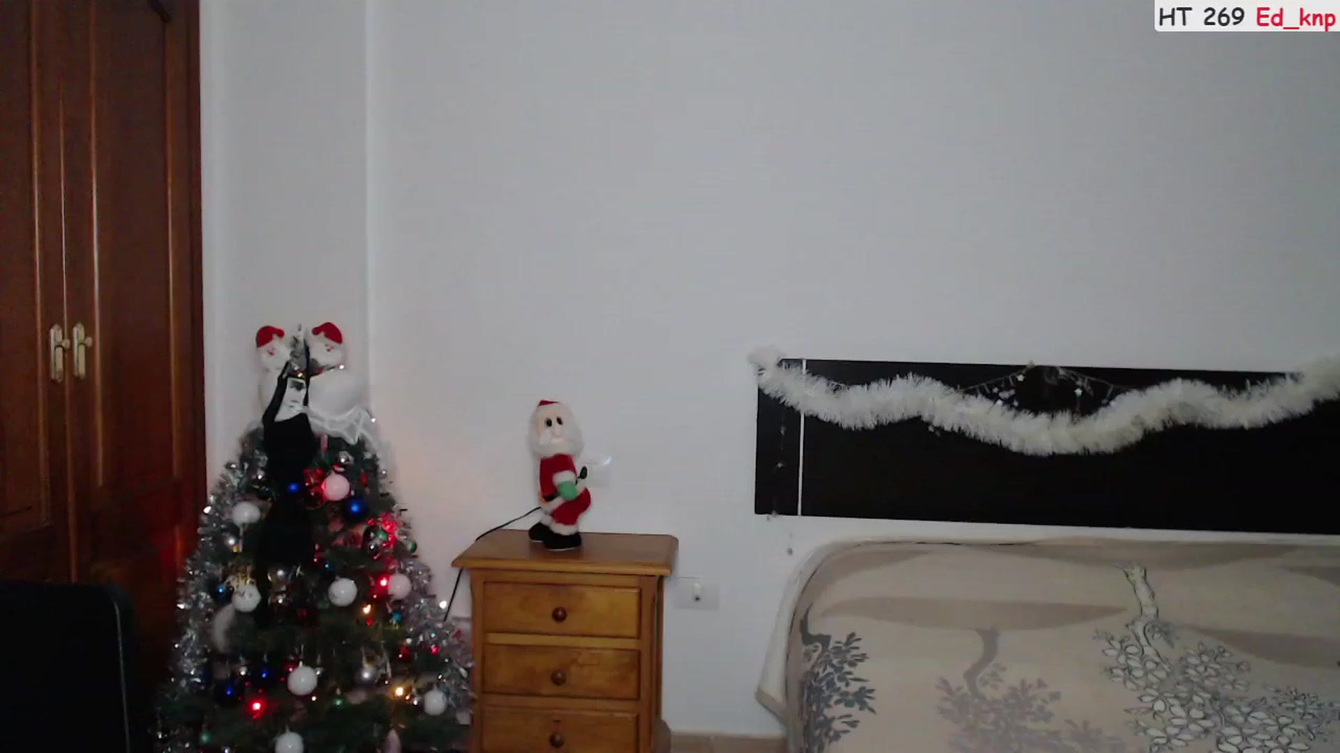 Gallery image thumbnail from Deeleerious's myfreecams stream on, 12/28/2022, 24:06 image 17 of 20