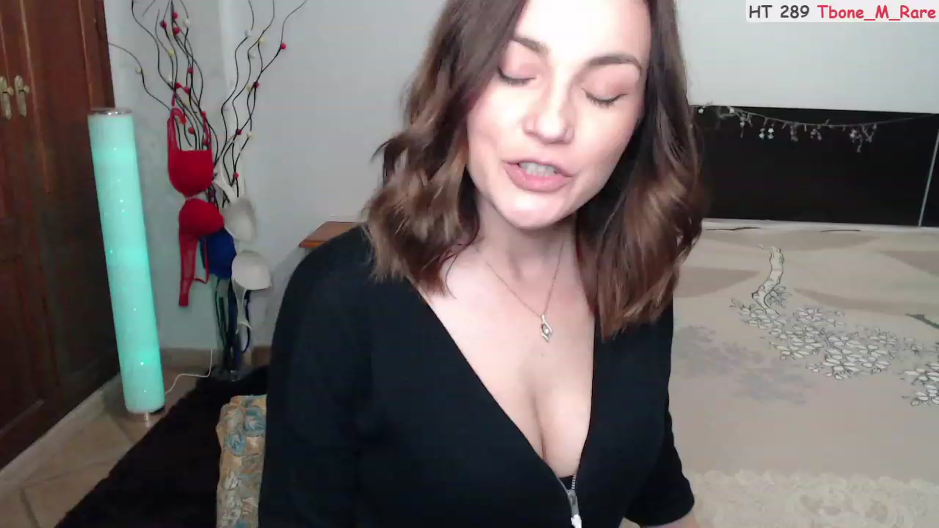 Gallery image thumbnail from Deeleerious's myfreecams stream on, 02/01/2023, 24:58 image 12 of 20