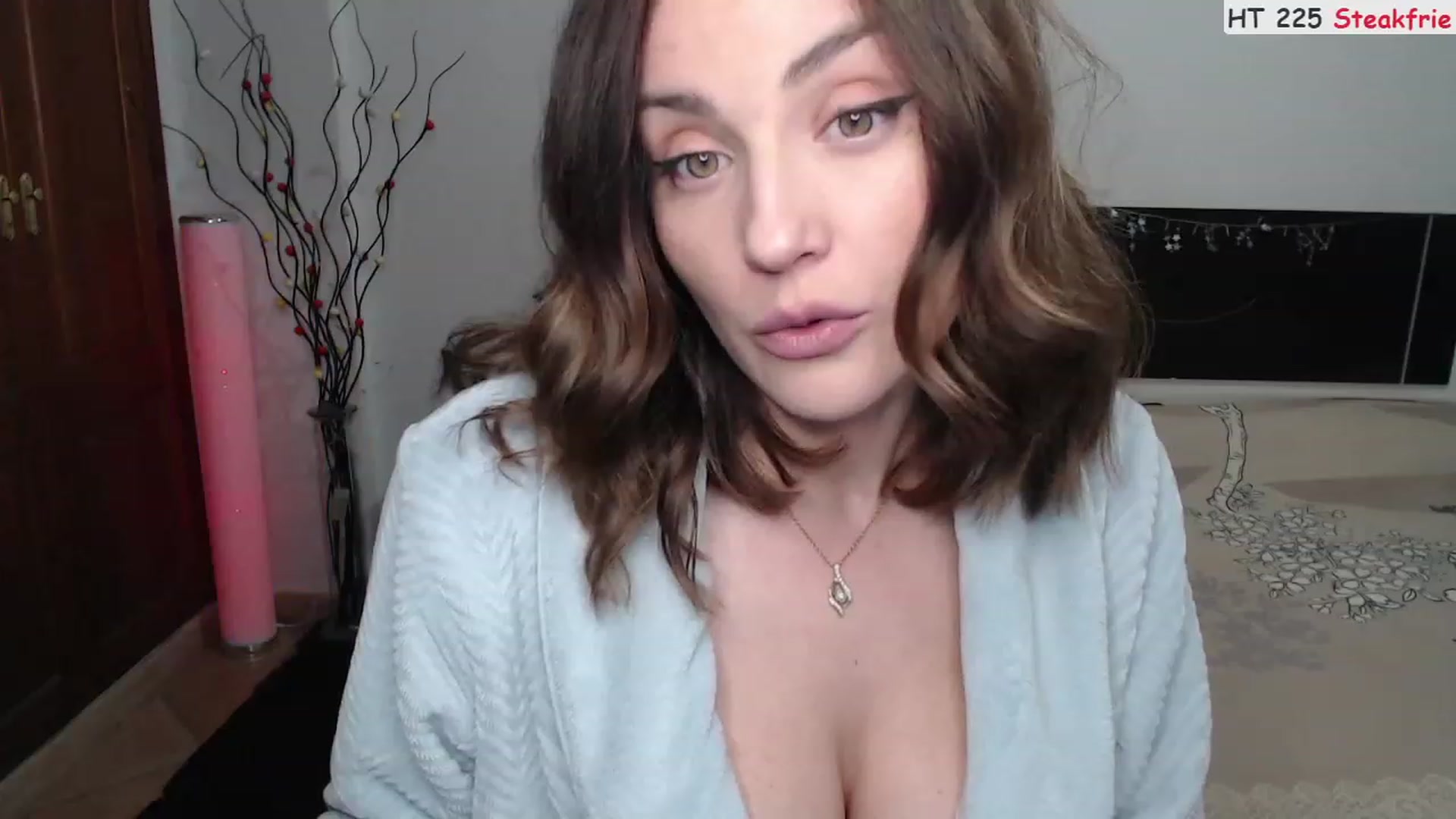 Gallery image thumbnail from Deeleerious's myfreecams stream on, 02/03/2023, 23:52 image 6 of 20