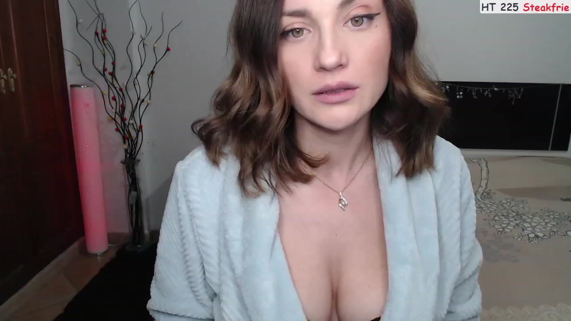Gallery image thumbnail from Deeleerious's myfreecams stream on, 02/03/2023, 23:52 image 2 of 20