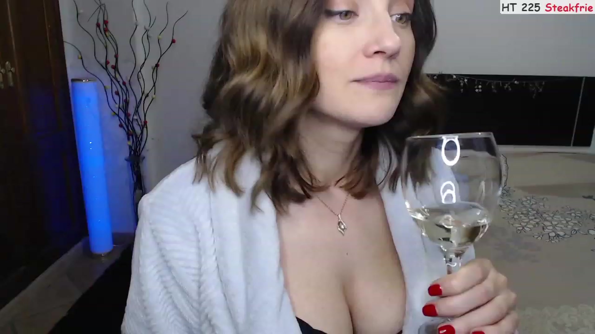 Gallery image thumbnail from Deeleerious's myfreecams stream on, 02/03/2023, 23:52 image 10 of 20