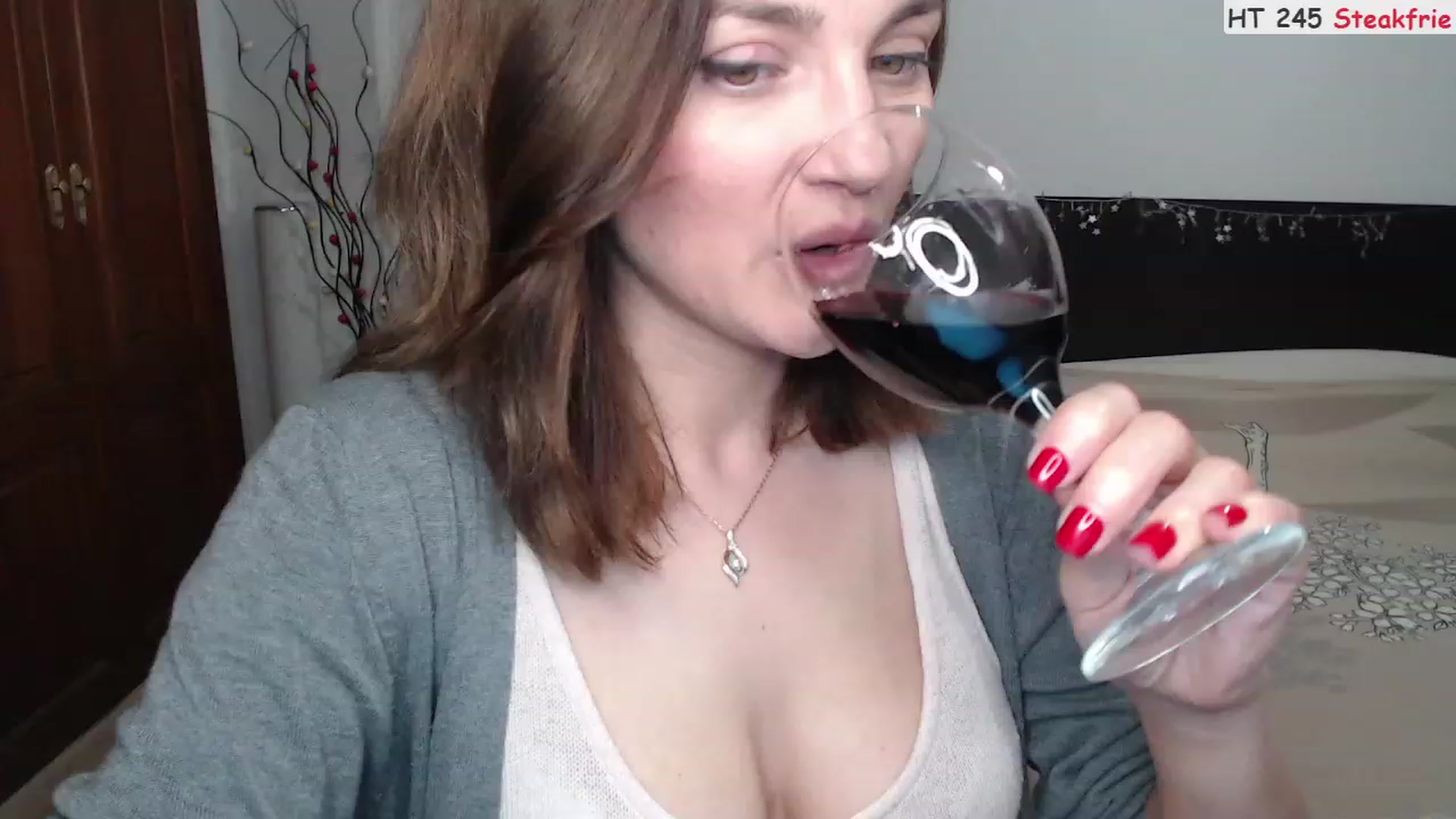 Gallery image thumbnail from Deeleerious's myfreecams stream on, 02/08/2023, 24:03 image 5 of 20