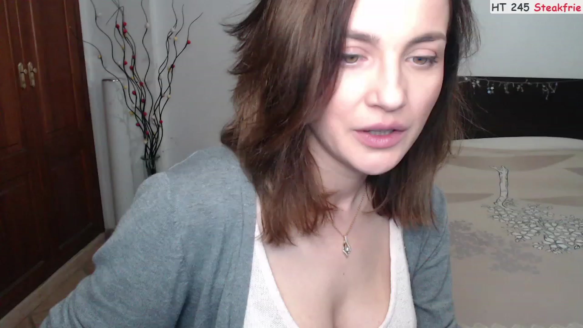 Gallery image thumbnail from Deeleerious's myfreecams stream on, 02/08/2023, 24:03 image 4 of 20
