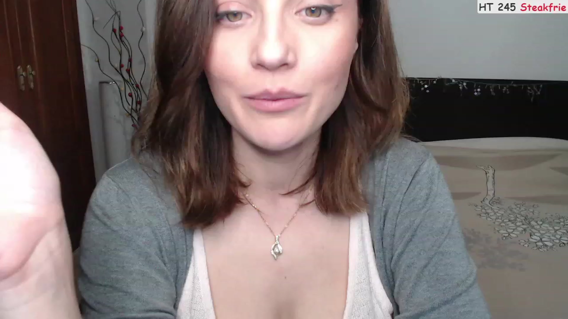 Gallery image thumbnail from Deeleerious's myfreecams stream on, 02/08/2023, 24:03 image 8 of 20