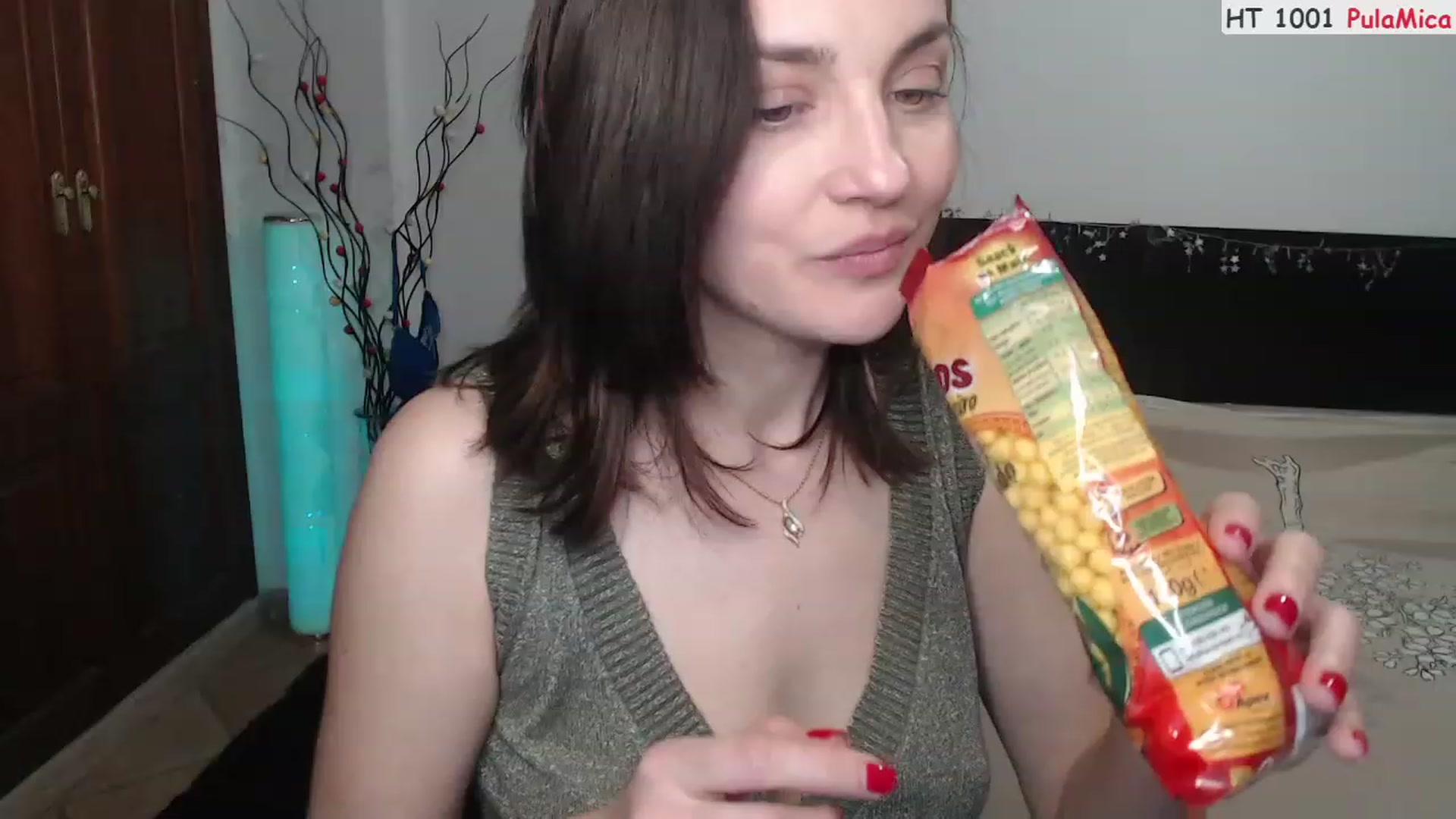 Gallery image thumbnail from Deeleerious's myfreecams stream on, 02/12/2023, 01:37 image 14 of 20