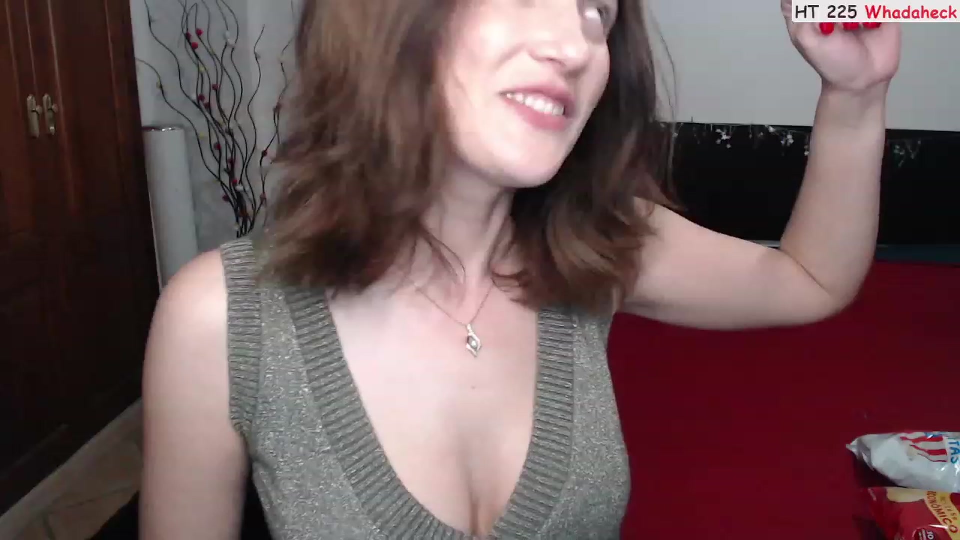 Gallery image thumbnail from Deeleerious's myfreecams stream on, 03/10/2023, 23:27 image 16 of 20