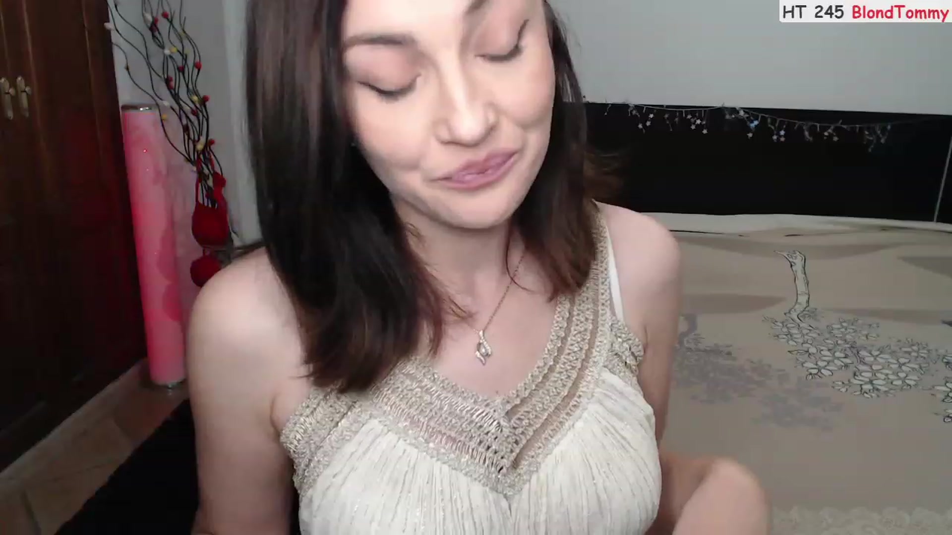 Gallery image thumbnail from Deeleerious's myfreecams stream on, 04/08/2023, 23:23 image 10 of 20