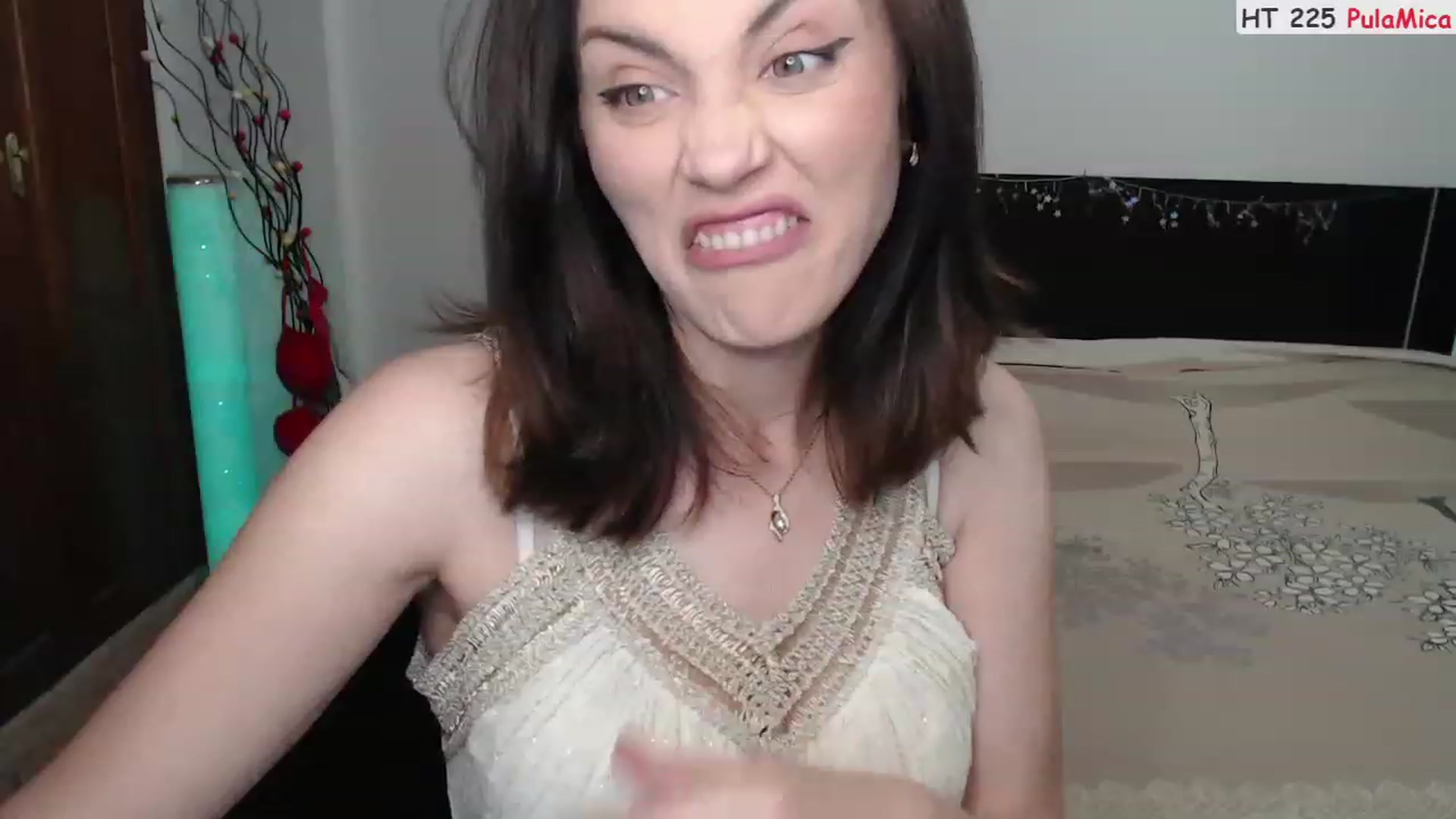 Gallery image thumbnail from Deeleerious's myfreecams stream on, 04/08/2023, 23:23 image 5 of 20