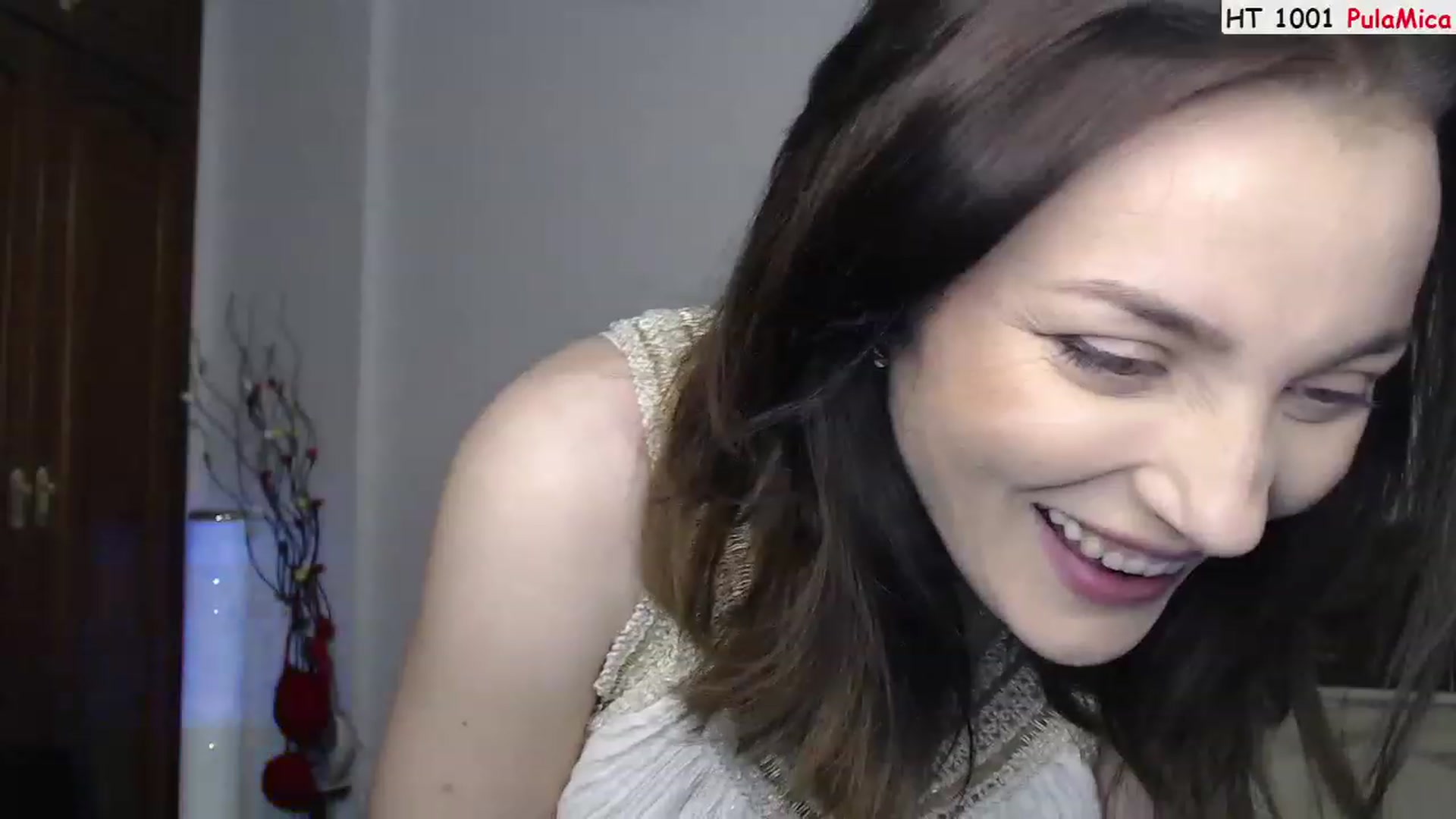 Gallery image thumbnail from Deeleerious's myfreecams stream on, 04/08/2023, 23:23 image 18 of 20