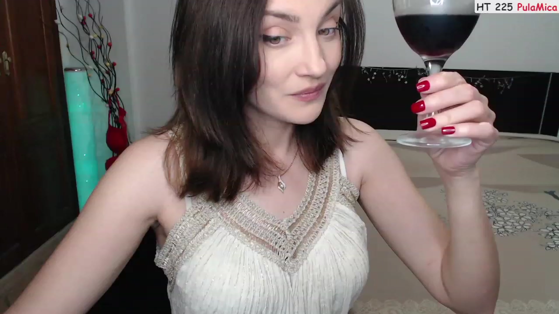 Gallery image thumbnail from Deeleerious's myfreecams stream on, 04/08/2023, 23:23 image 4 of 20