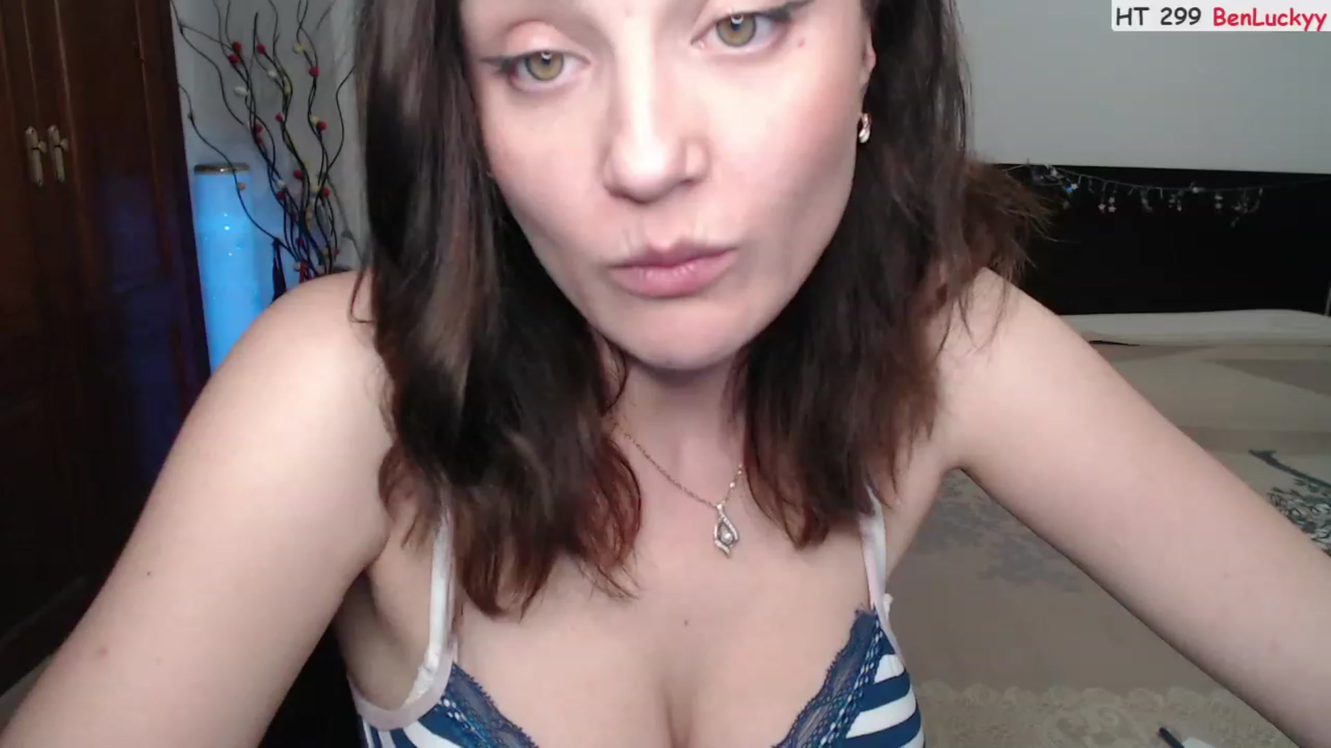 Gallery image thumbnail from Deeleerious's myfreecams stream on, 04/24/2023, 01:04 image 7 of 20