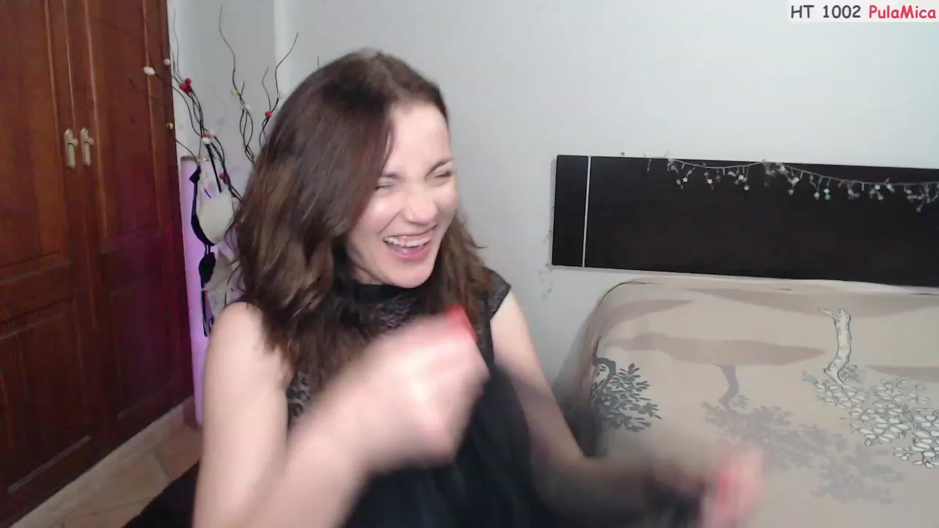 Gallery image thumbnail from Deeleerious's myfreecams stream on, 05/28/2023, 01:05 image 15 of 20
