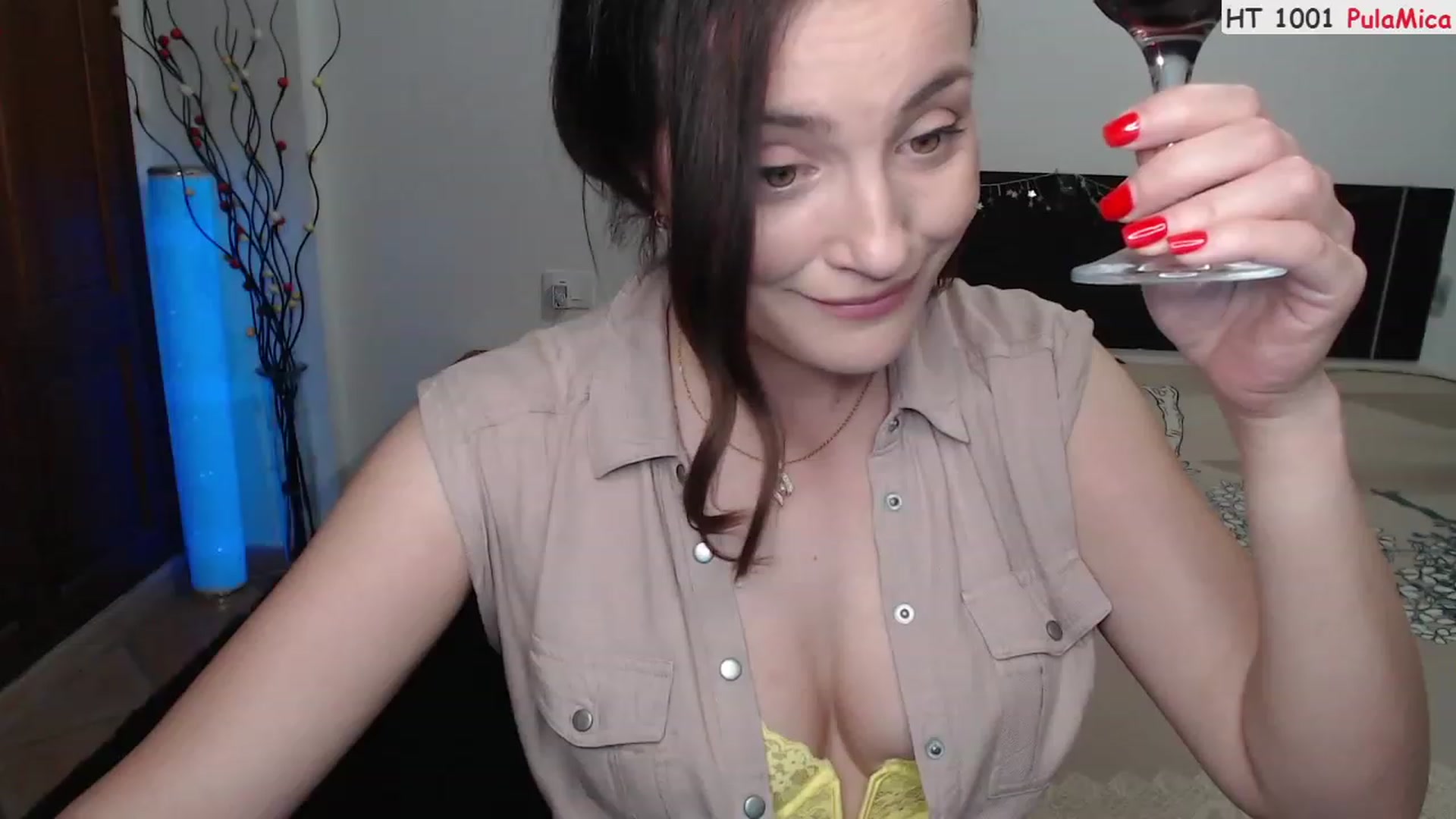 Gallery image thumbnail from Deeleerious's myfreecams stream on, 06/10/2023, 23:43 image 14 of 20