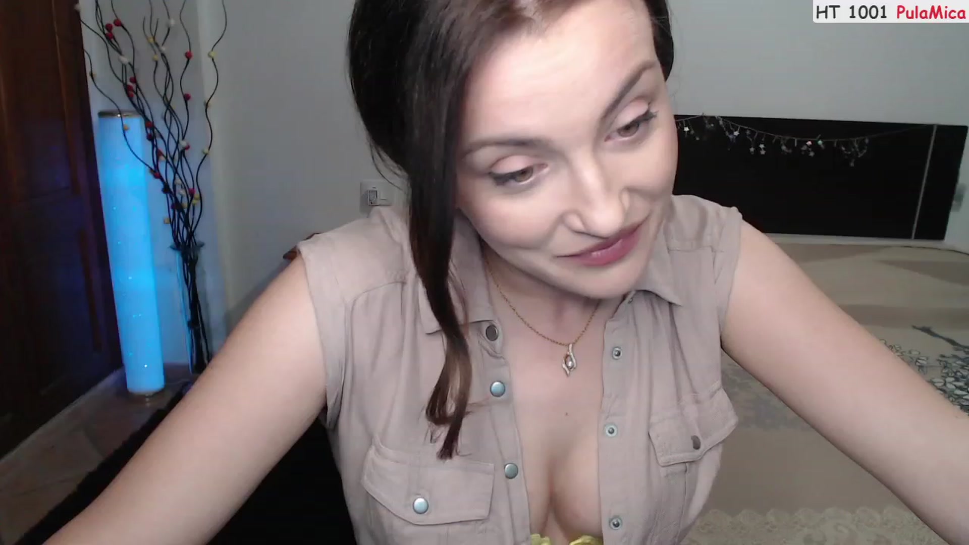 Gallery image thumbnail from Deeleerious's myfreecams stream on, 06/10/2023, 23:43 image 8 of 20