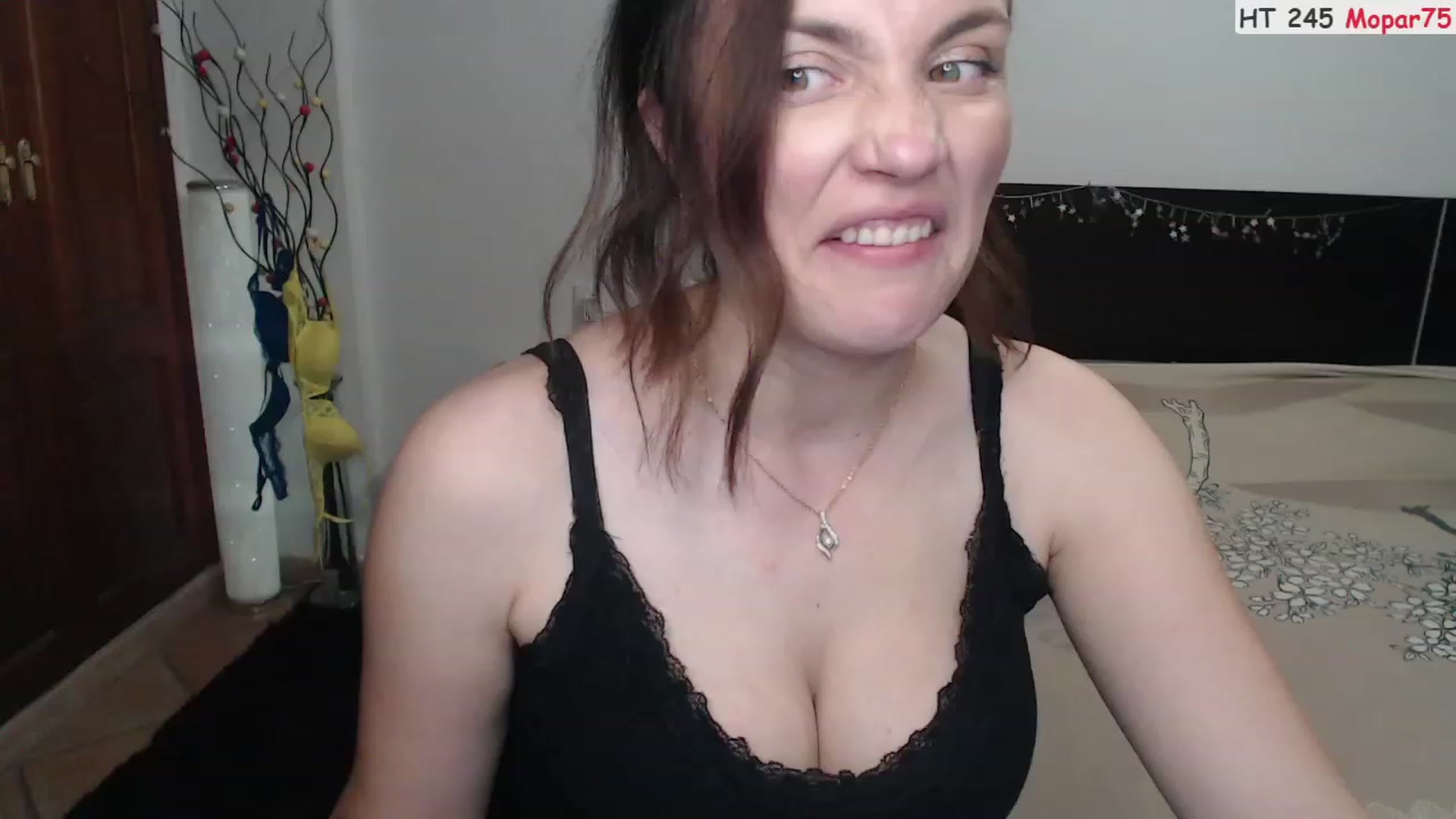 Gallery image thumbnail from Deeleerious's myfreecams stream on, 06/21/2023, 24:15 image 11 of 20