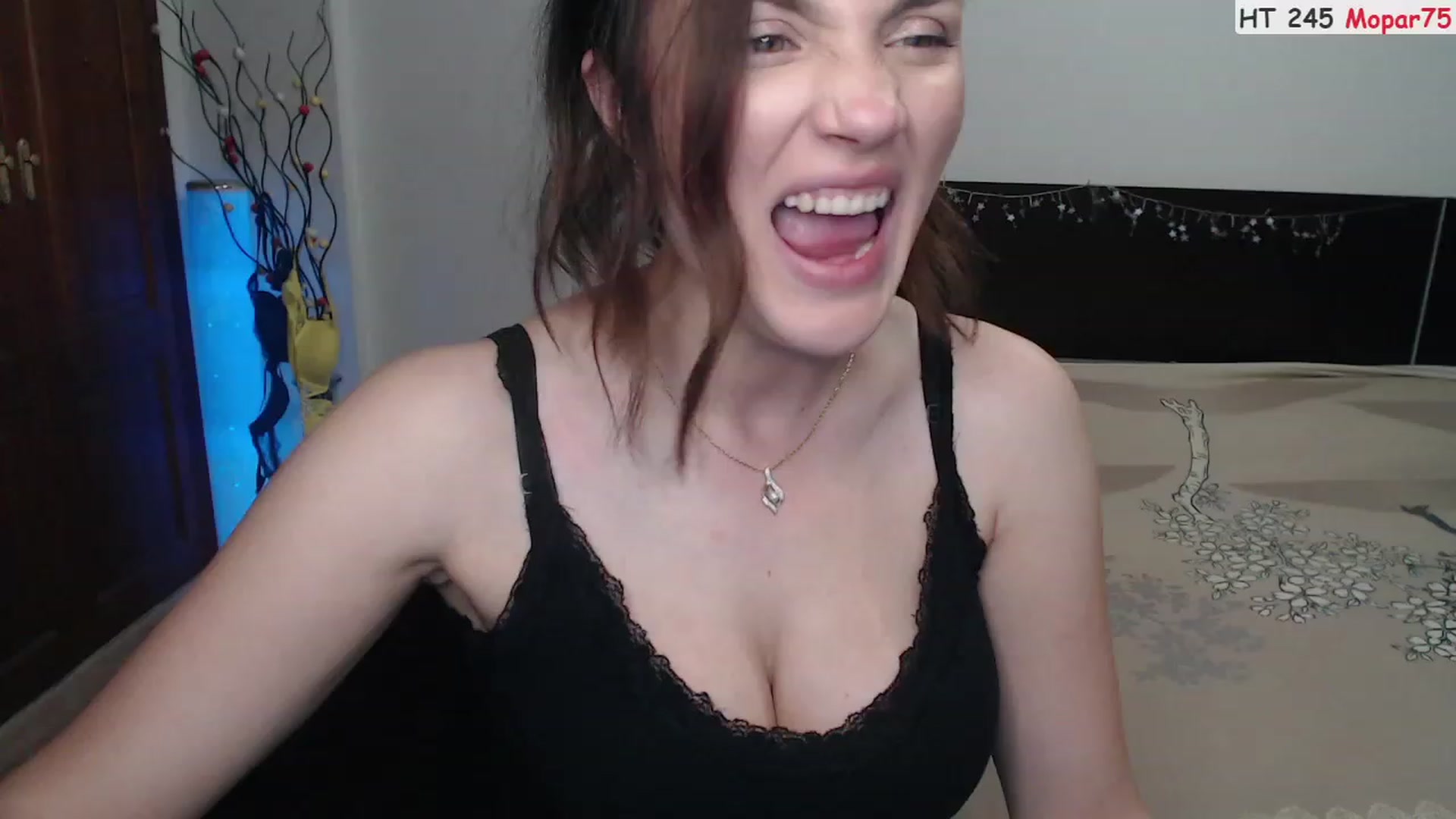 Gallery image thumbnail from Deeleerious's myfreecams stream on, 06/21/2023, 24:15 image 17 of 20