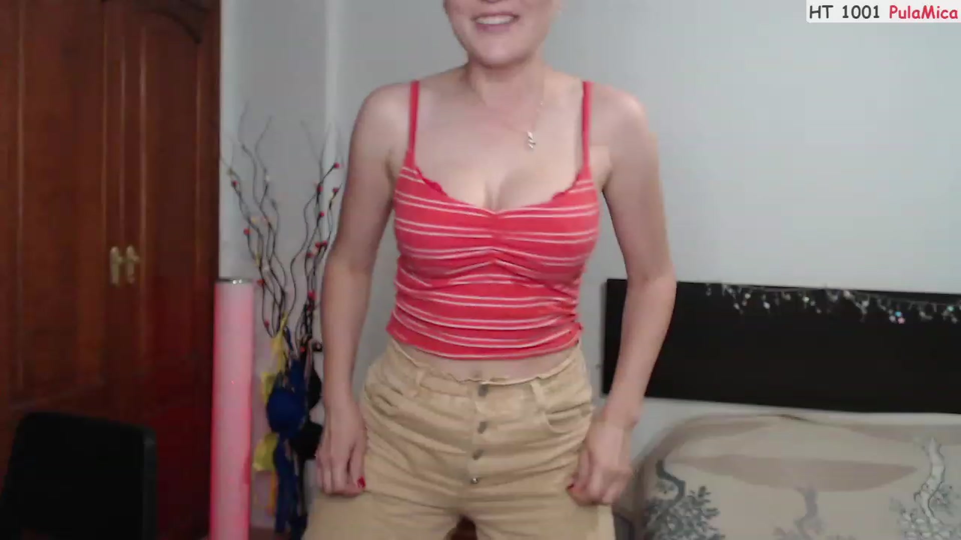 Gallery image thumbnail from Deeleerious's myfreecams stream on, 07/01/2023, 24:30 image 5 of 20