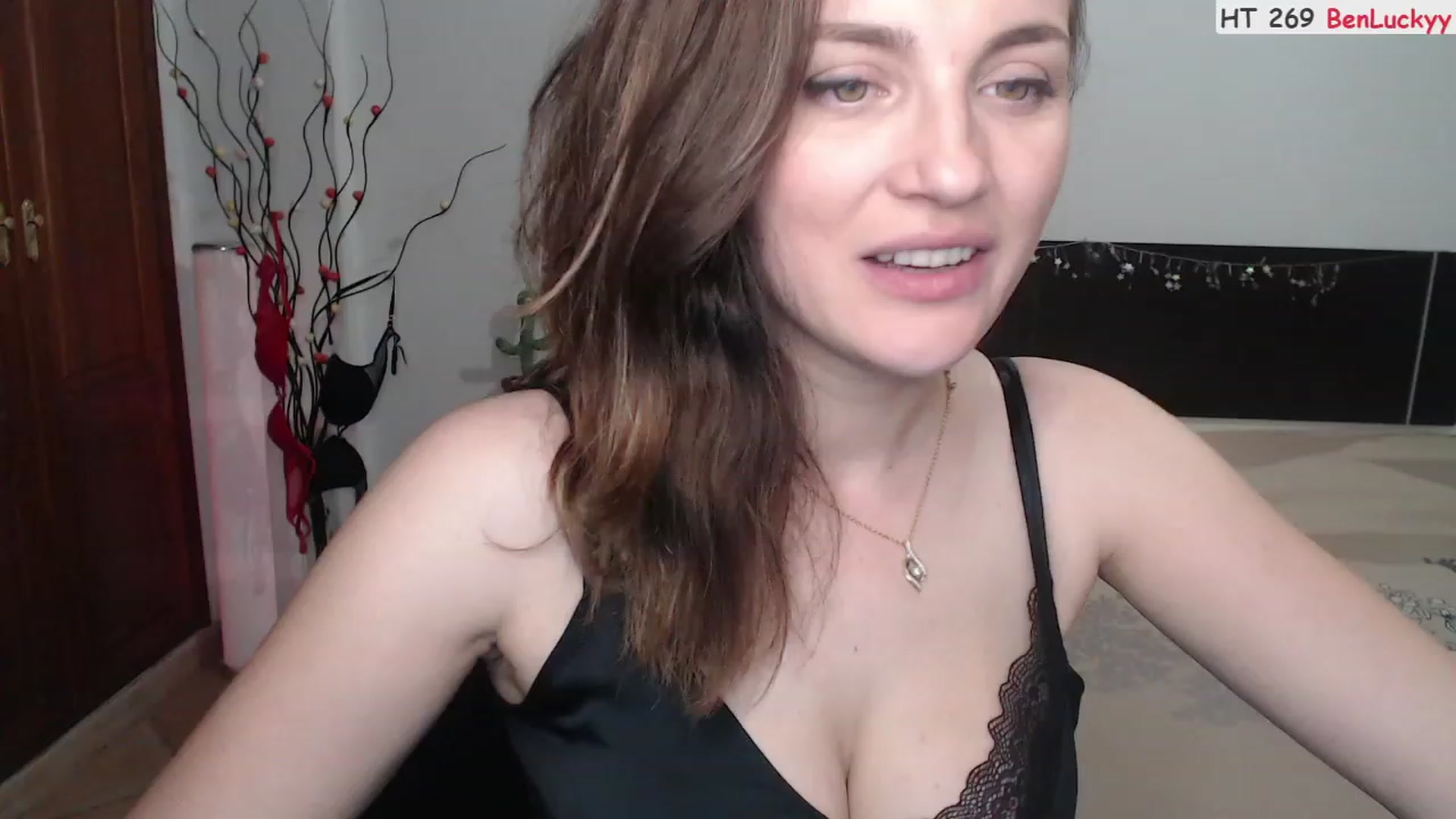 Gallery image thumbnail from Deeleerious's myfreecams stream on, 07/18/2023, 23:41 image 5 of 20