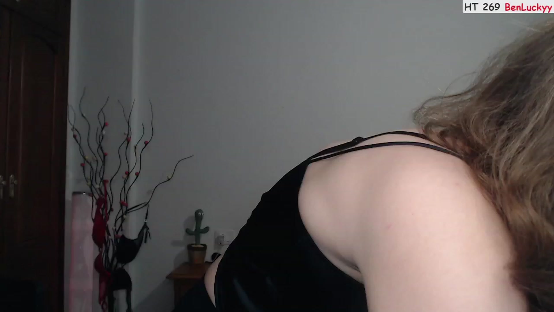 Gallery image thumbnail from Deeleerious's myfreecams stream on, 07/18/2023, 23:41 image 2 of 20