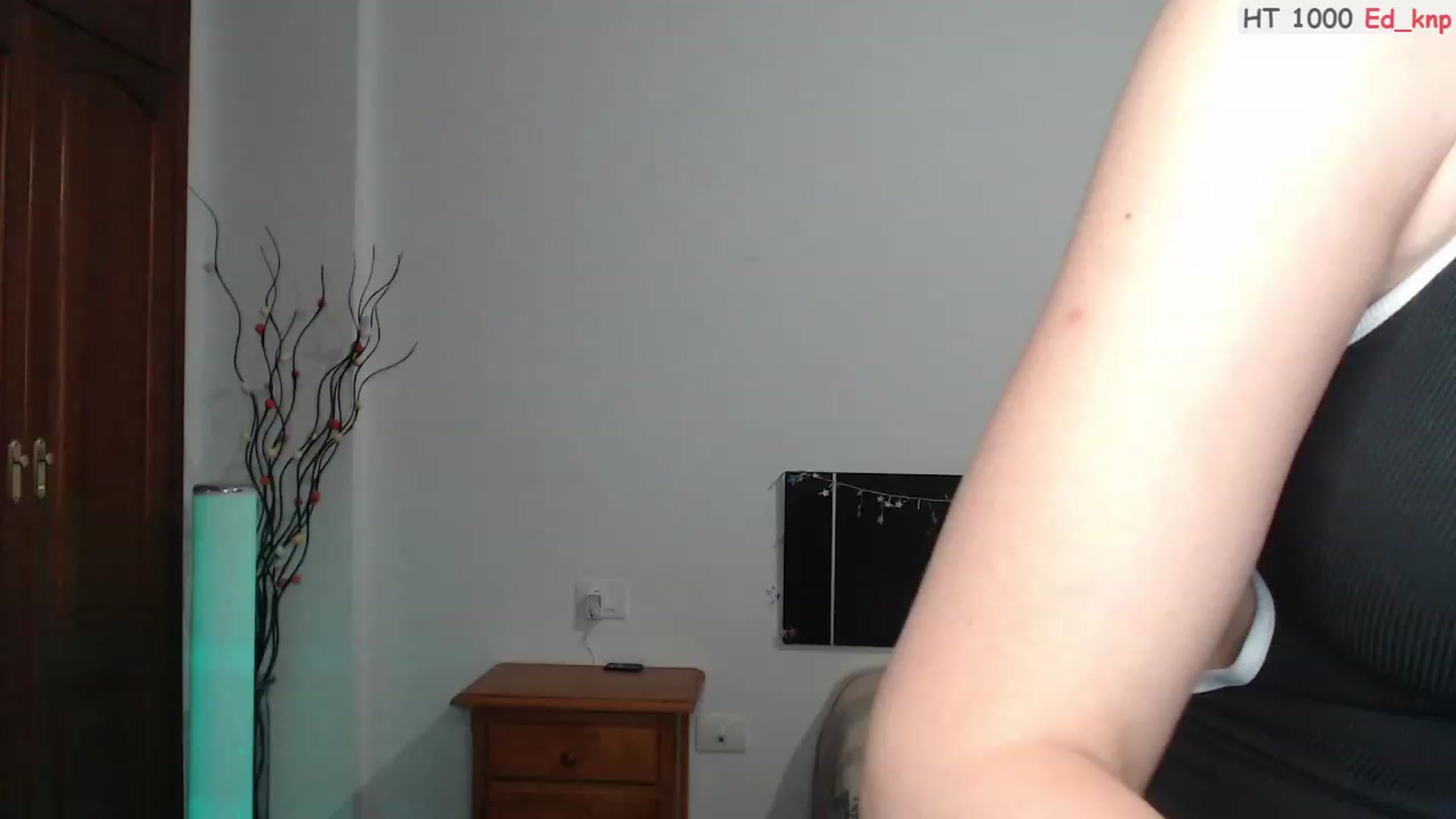 Gallery image thumbnail from Deeleerious's myfreecams stream on, 08/27/2023, 24:26 image 13 of 20