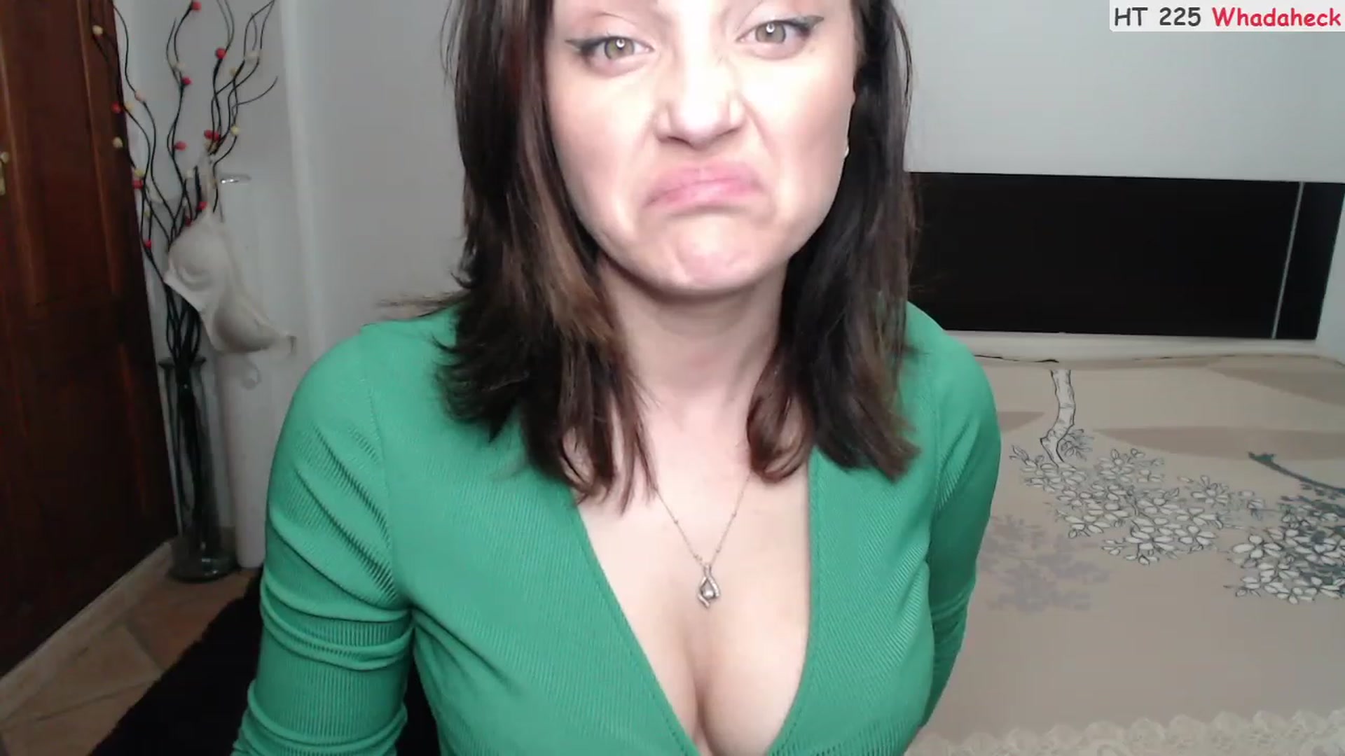Gallery image thumbnail from Deeleerious's myfreecams stream on, 03/18/2024, 24:50 image 16 of 20