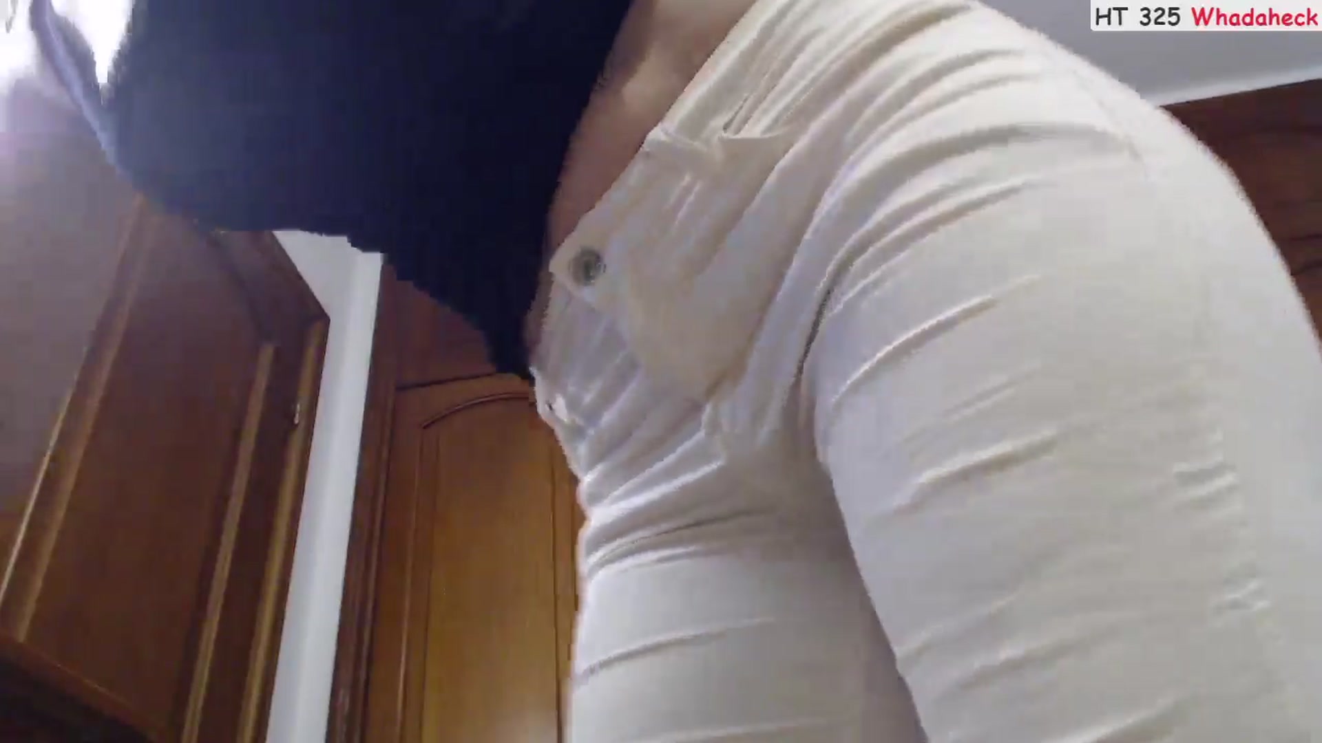 Gallery image thumbnail from Deeleerious's myfreecams stream on, 03/25/2024, 01:52 image 13 of 20