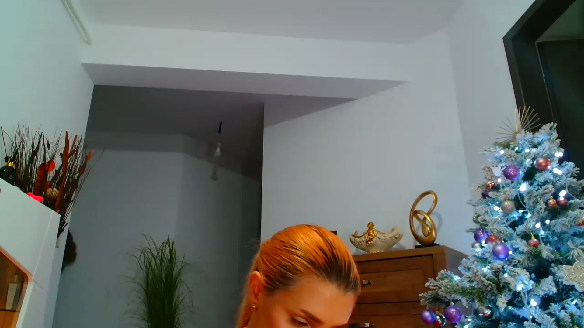 Gallery image thumbnail from Deelicioussss's myfreecams stream on, 12/23/2022, 23:27 image 19 of 20