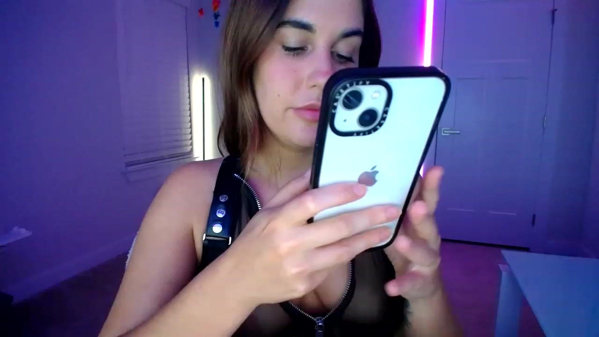 Gallery image thumbnail from DeepDishPssy's myfreecams stream on, 06/16/2023, 04:54 image 1 of 20