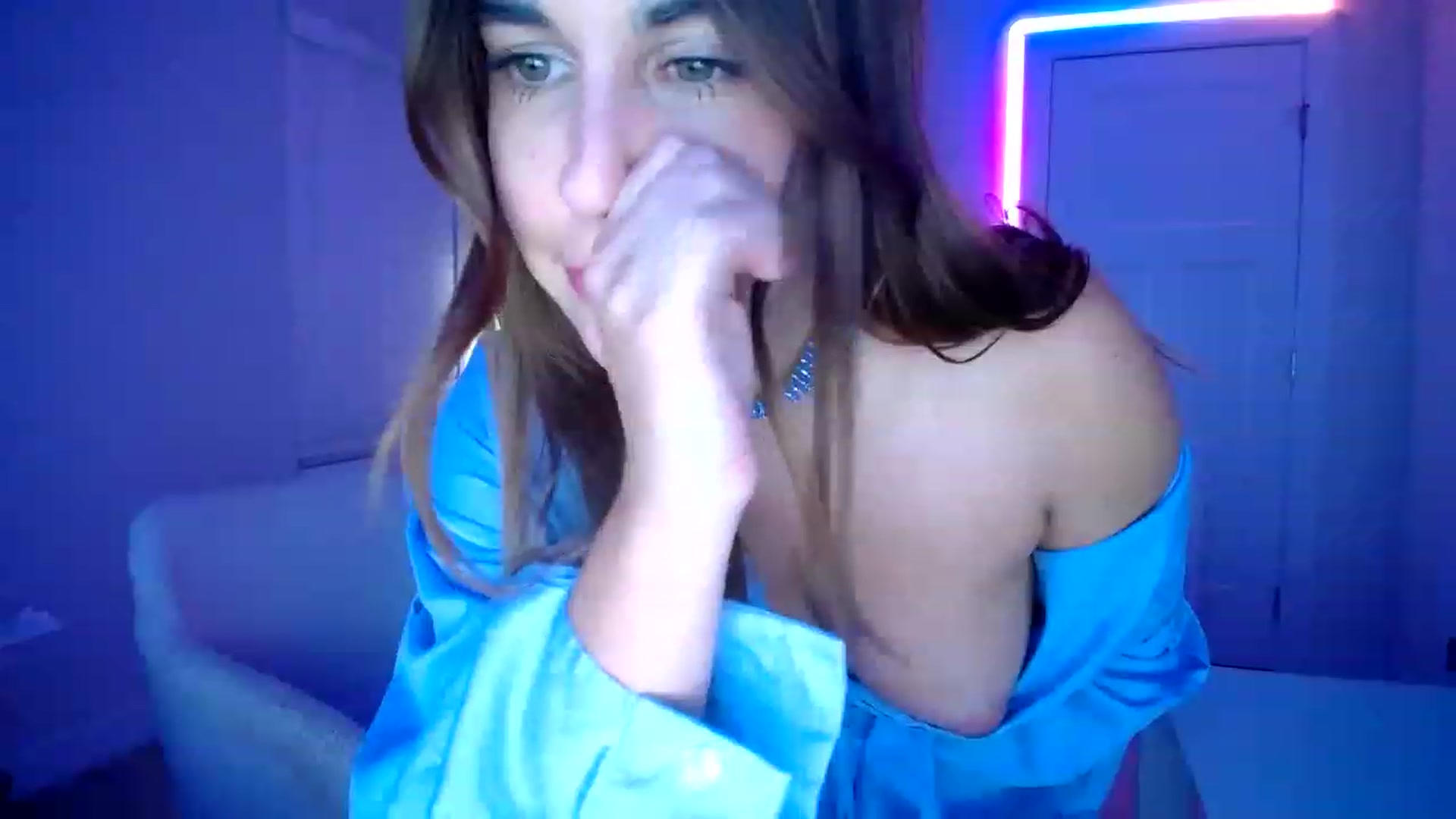 Gallery image thumbnail from DeepDishPssy's myfreecams stream on, 06/18/2023, 06:05 image 18 of 20