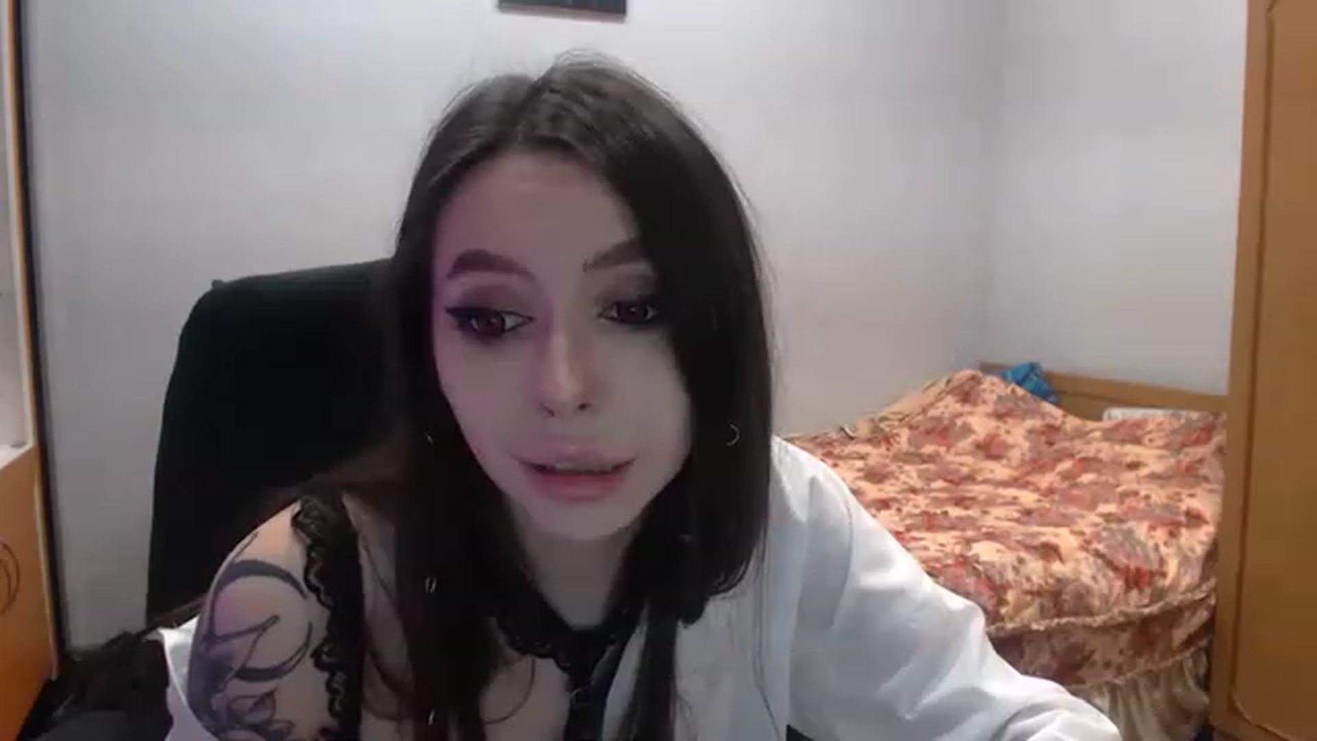 Gallery image thumbnail from DeepGazee's myfreecams stream on, 02/10/2023, 19:46 image 8 of 20