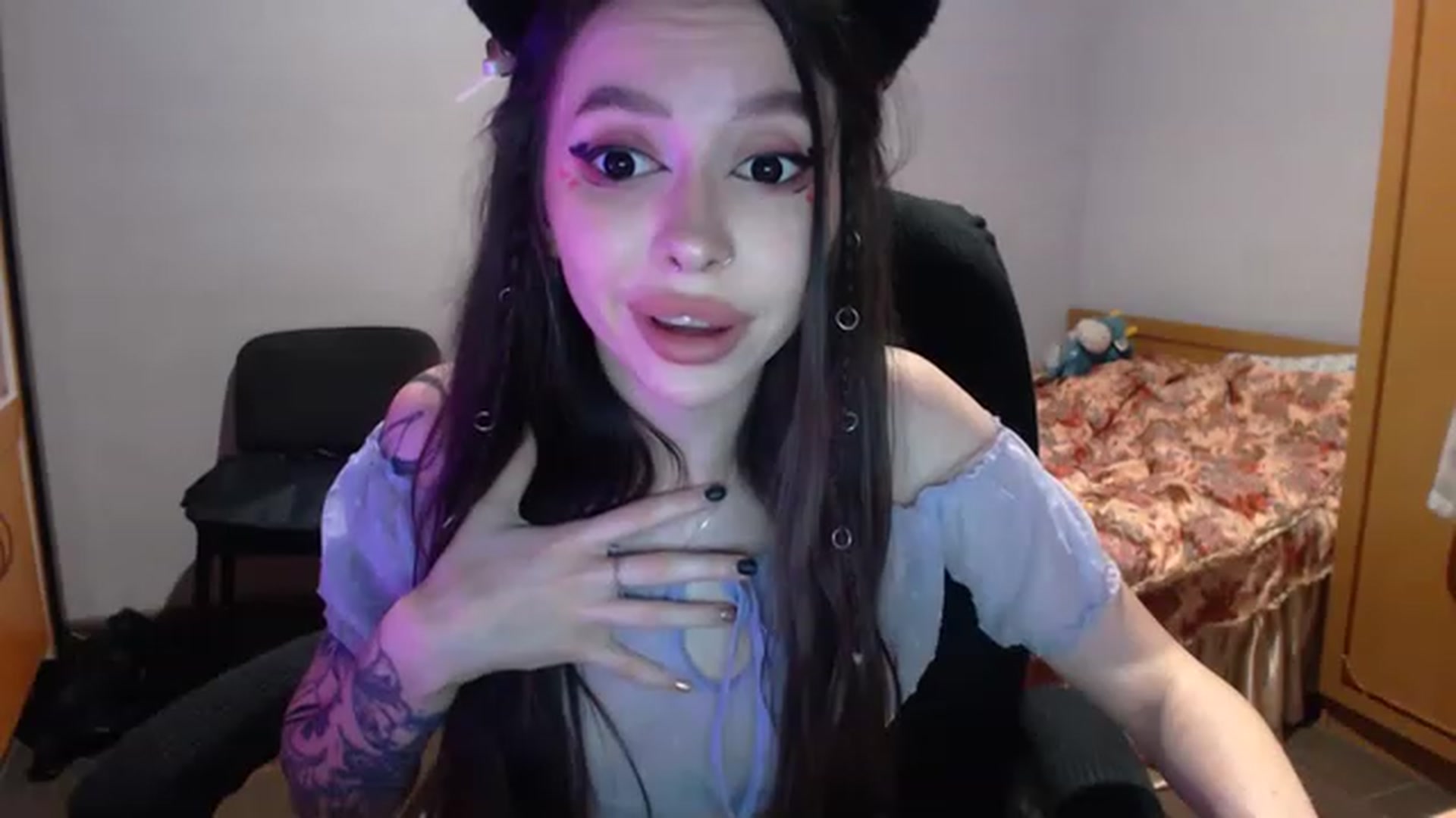 Gallery image thumbnail from DeepGazee's myfreecams stream on, 02/14/2023, 15:59 image 8 of 20