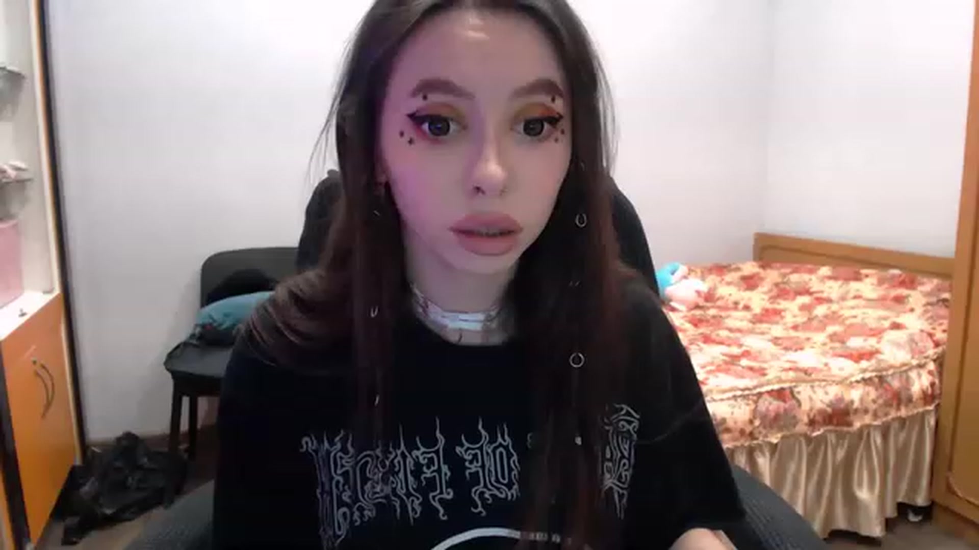 Gallery image thumbnail from DeepGazee's myfreecams stream on, 02/18/2023, 21:28 image 5 of 20