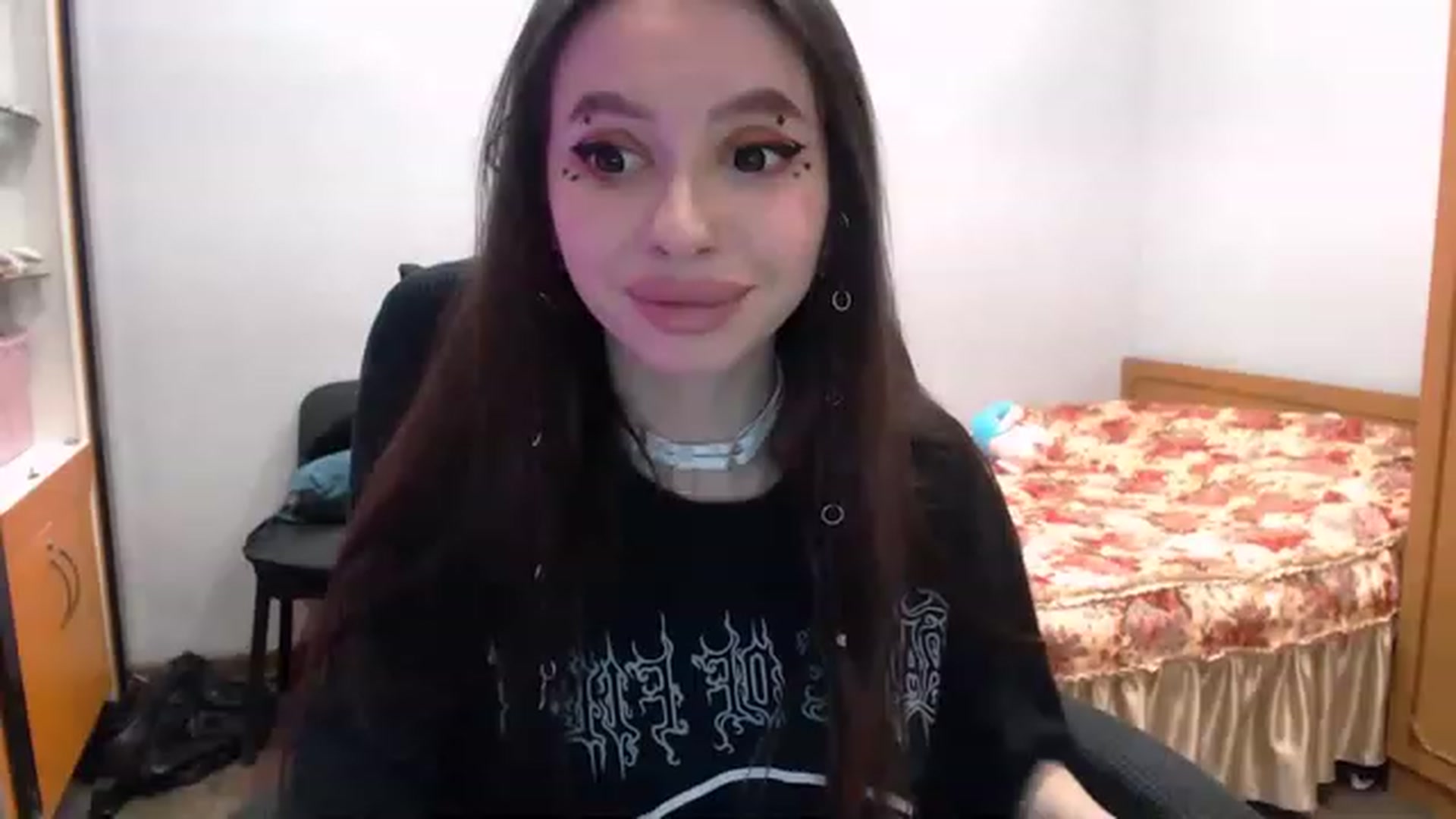Gallery image thumbnail from DeepGazee's myfreecams stream on, 02/18/2023, 21:28 image 17 of 20