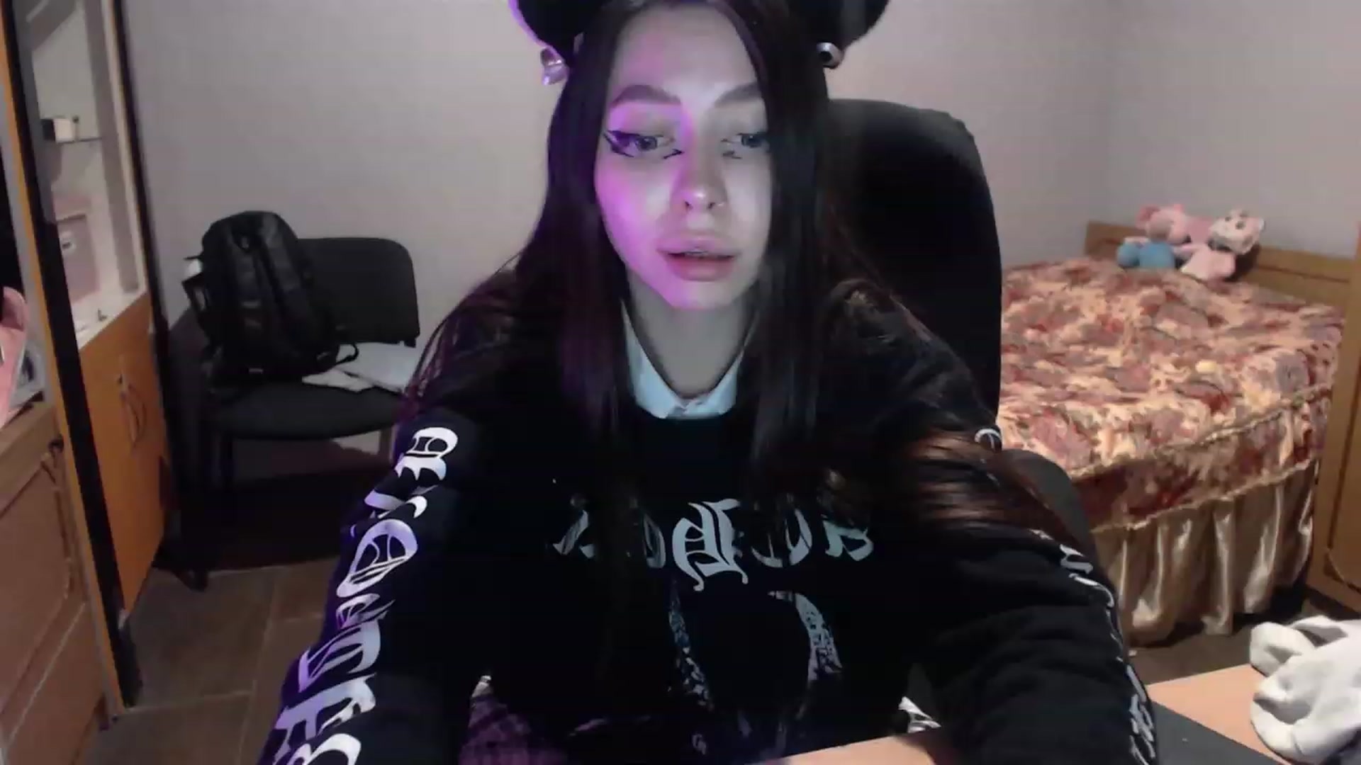 Gallery image thumbnail from DeepGazee's myfreecams stream on, 03/06/2023, 21:30 image 20 of 20