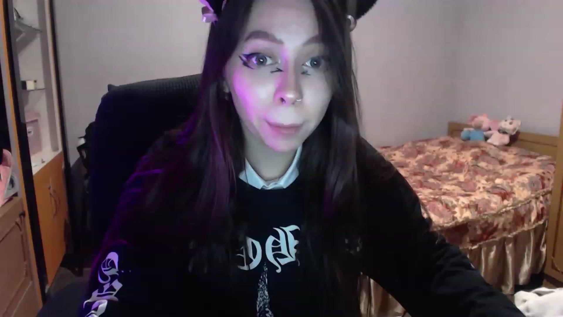 Gallery image thumbnail from DeepGazee's myfreecams stream on, 03/06/2023, 21:30 image 14 of 20