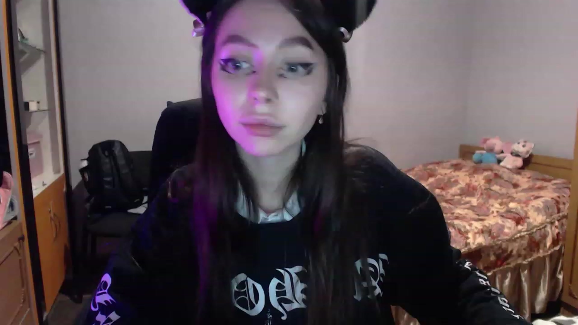 Gallery image thumbnail from DeepGazee's myfreecams stream on, 03/06/2023, 21:30 image 18 of 20