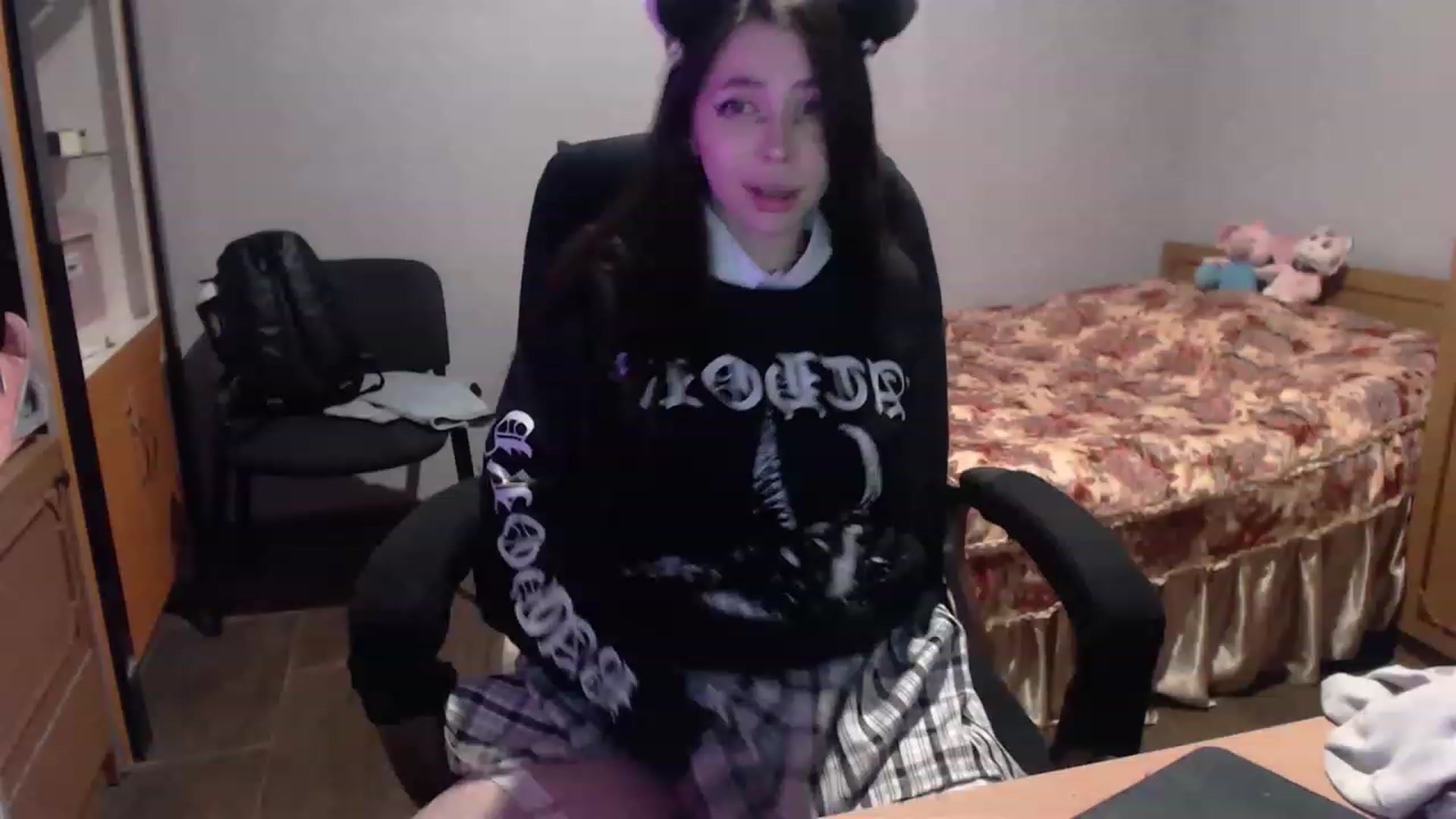 Gallery image thumbnail from DeepGazee's myfreecams stream on, 03/06/2023, 21:30 image 19 of 20