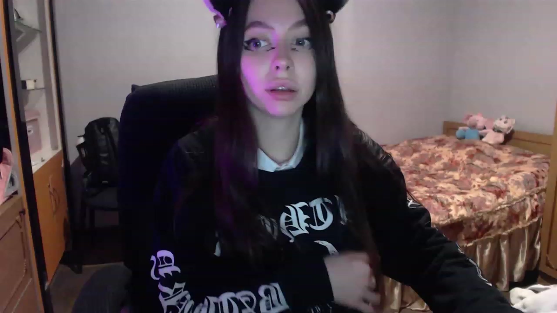 Gallery image thumbnail from DeepGazee's myfreecams stream on, 03/06/2023, 21:30 image 15 of 20