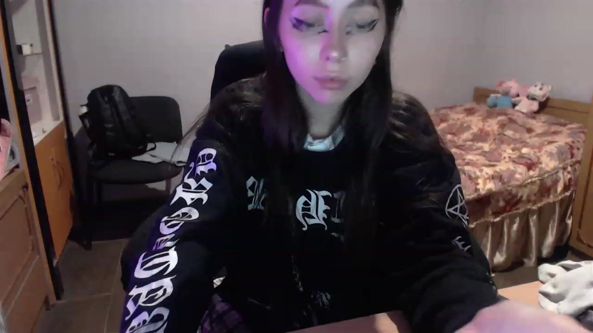 Gallery image thumbnail from DeepGazee's myfreecams stream on, 03/06/2023, 21:30 image 17 of 20