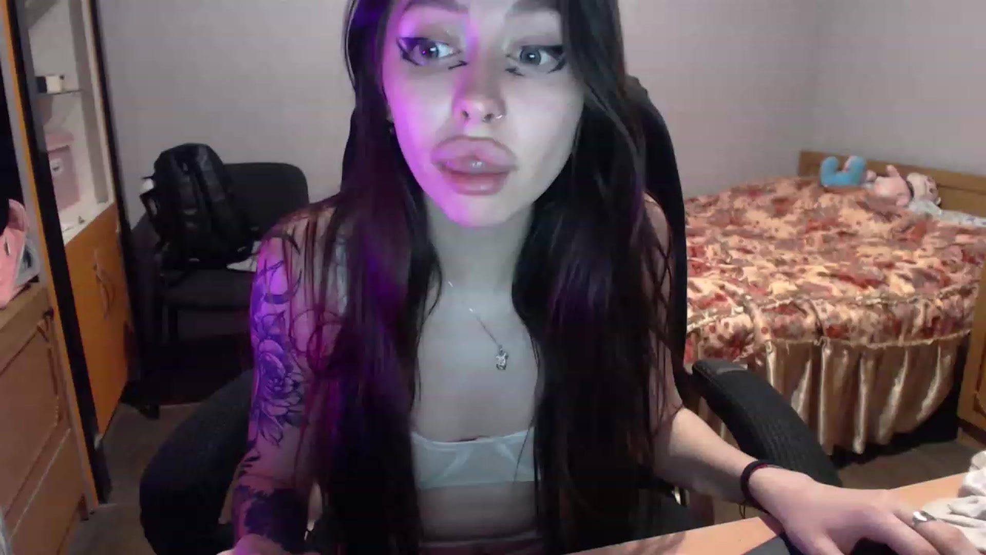 Gallery image thumbnail from DeepGazee's myfreecams stream on, 03/06/2023, 22:59 image 10 of 20