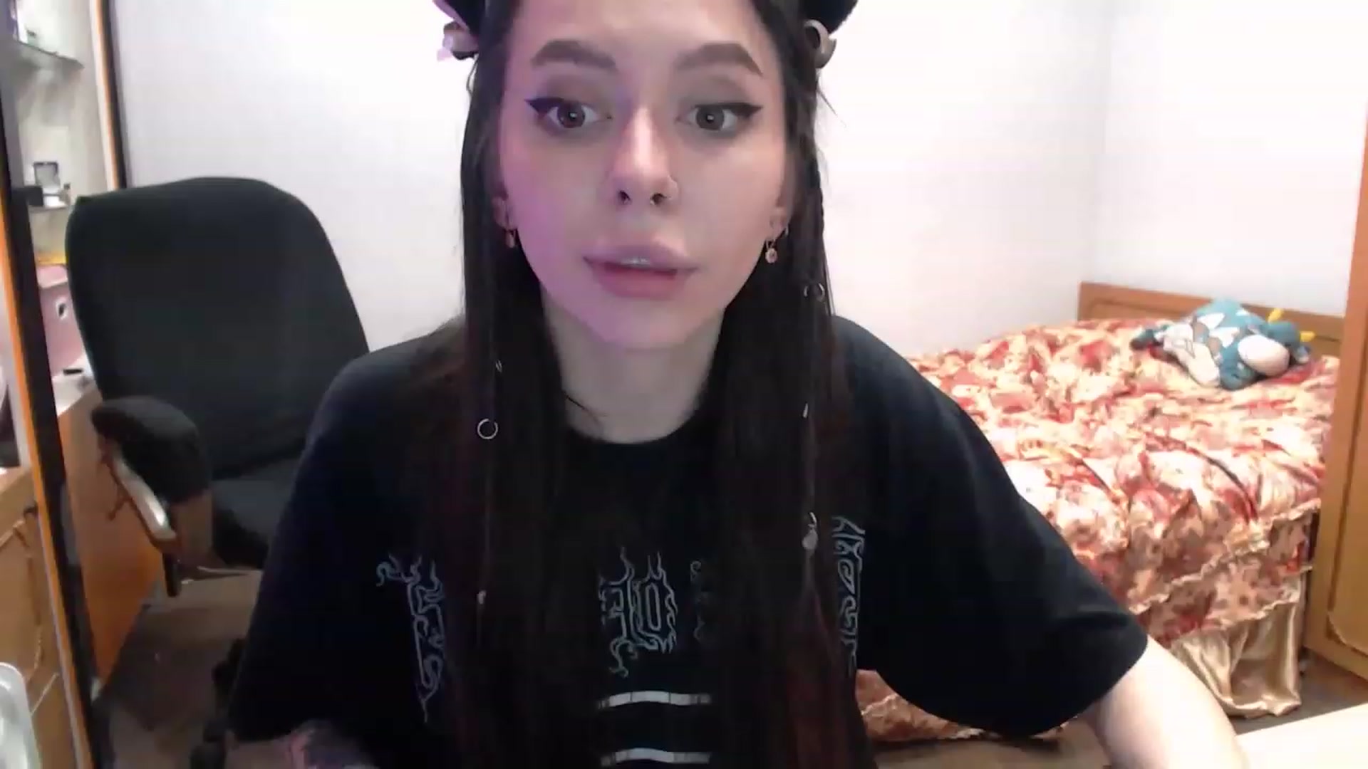 Gallery image thumbnail from DeepGazee's myfreecams stream on, 03/19/2023, 20:24 image 1 of 20