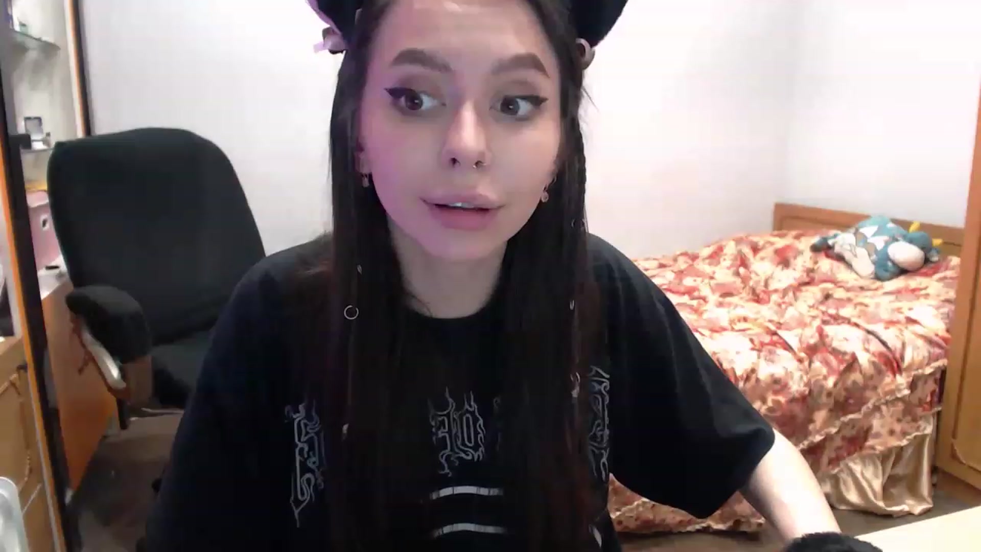 Gallery image thumbnail from DeepGazee's myfreecams stream on, 03/19/2023, 20:24 image 4 of 20