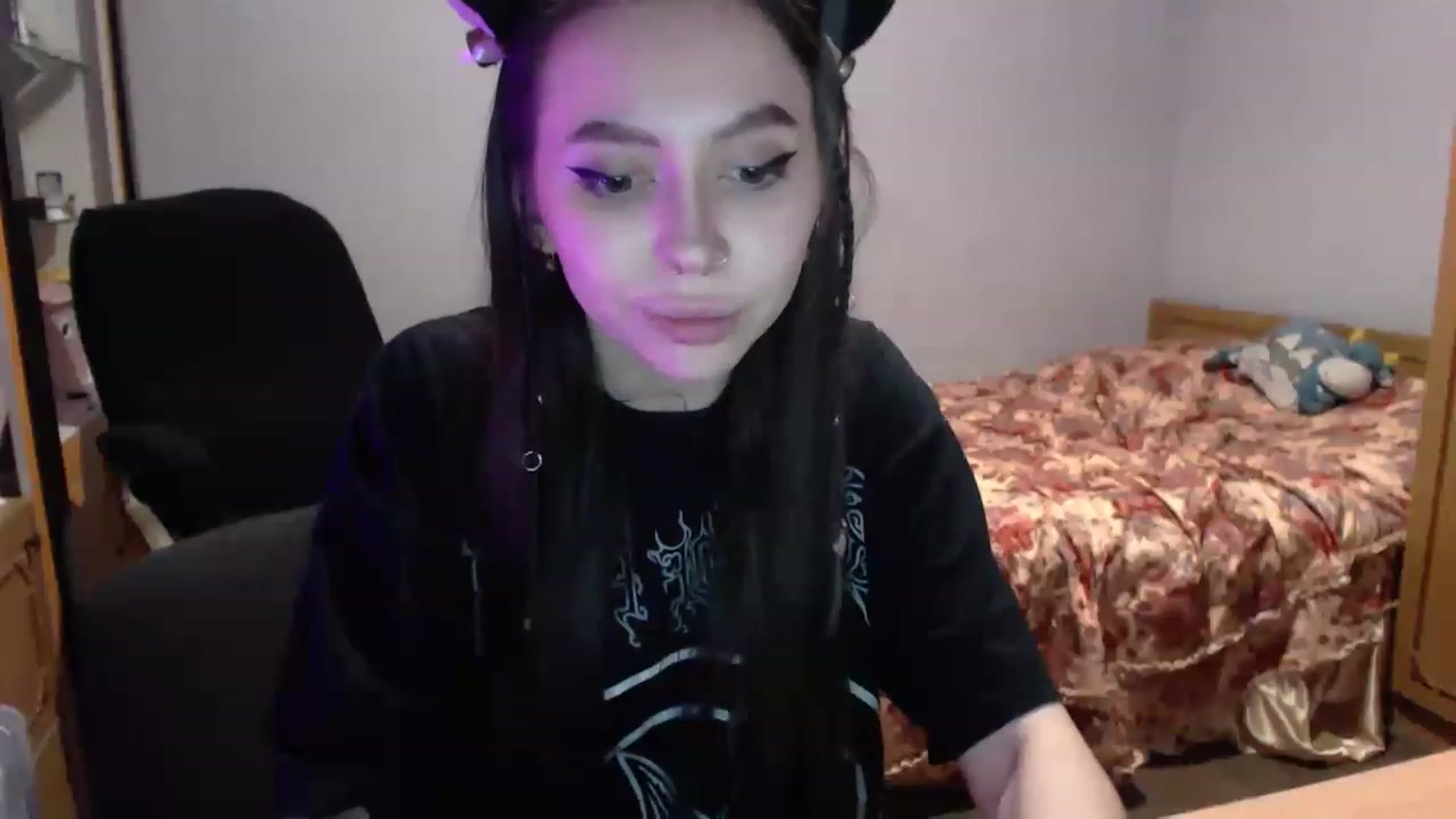 Gallery image thumbnail from DeepGazee's myfreecams stream on, 03/19/2023, 20:24 image 14 of 20