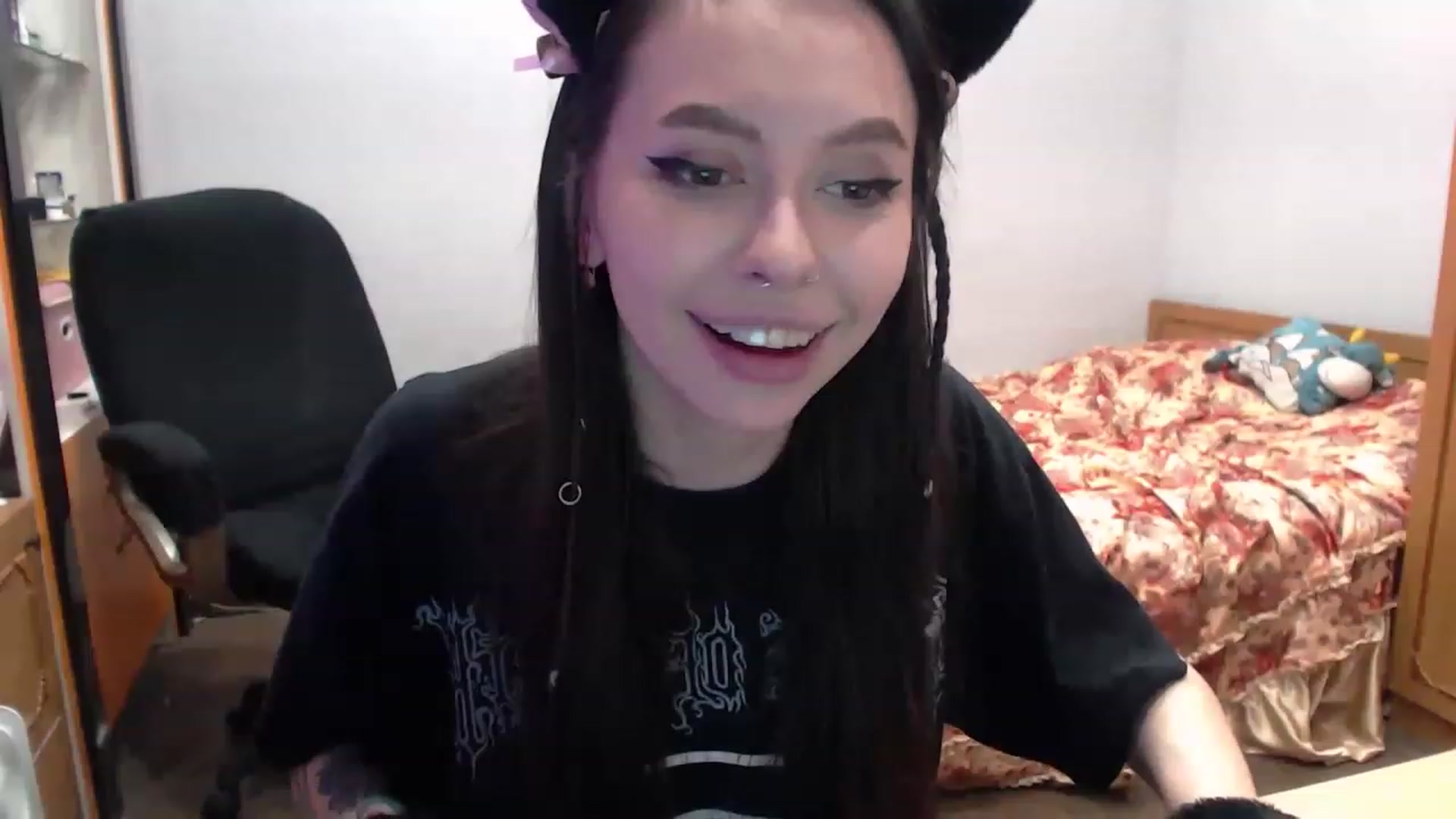 Gallery image thumbnail from DeepGazee's myfreecams stream on, 03/19/2023, 20:24 image 6 of 20