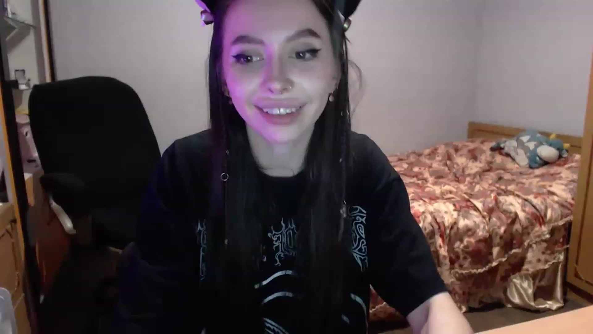 Gallery image thumbnail from DeepGazee's myfreecams stream on, 03/19/2023, 20:24 image 16 of 20