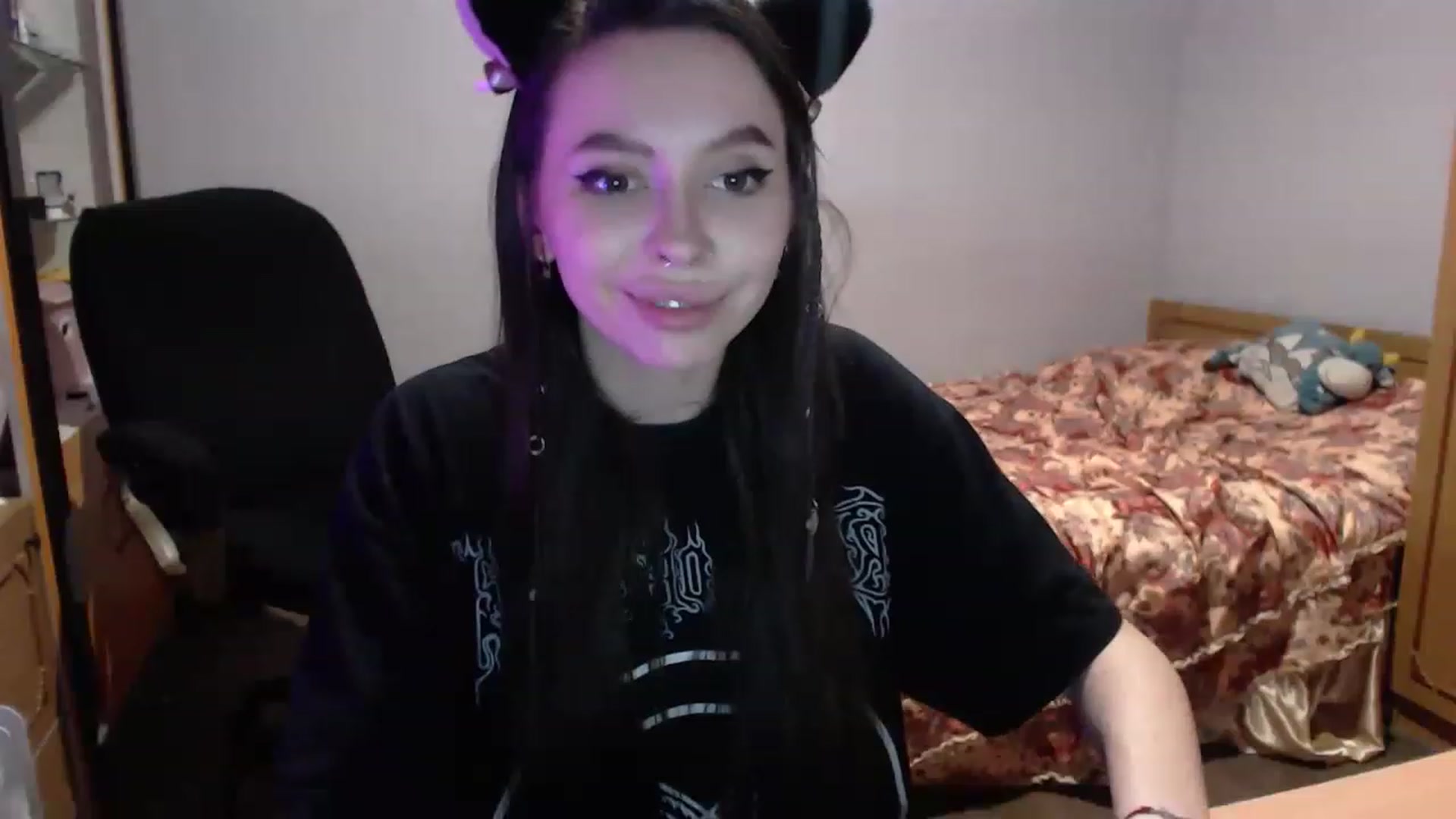 Gallery image thumbnail from DeepGazee's myfreecams stream on, 03/19/2023, 20:24 image 20 of 20