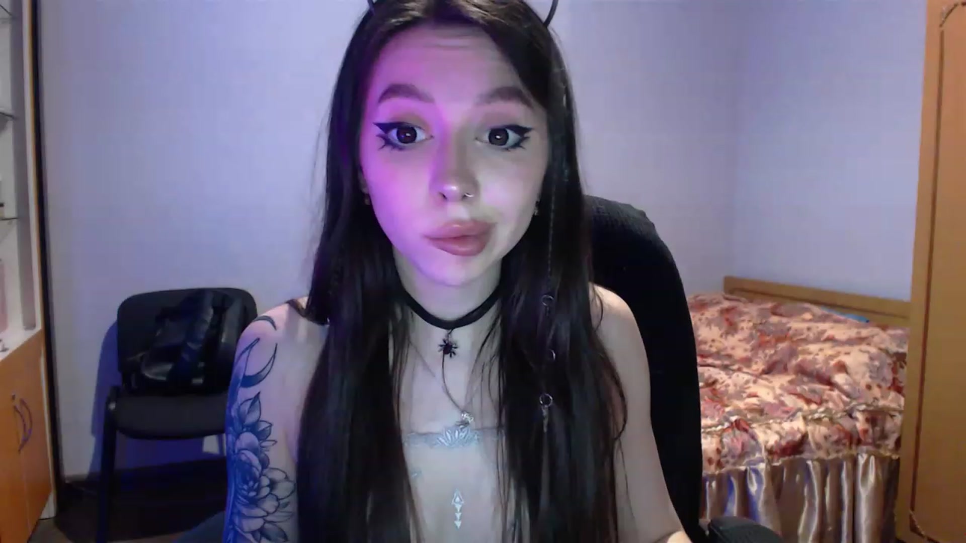 Gallery image thumbnail from DeepGazee's myfreecams stream on, 03/30/2023, 20:24 image 20 of 20