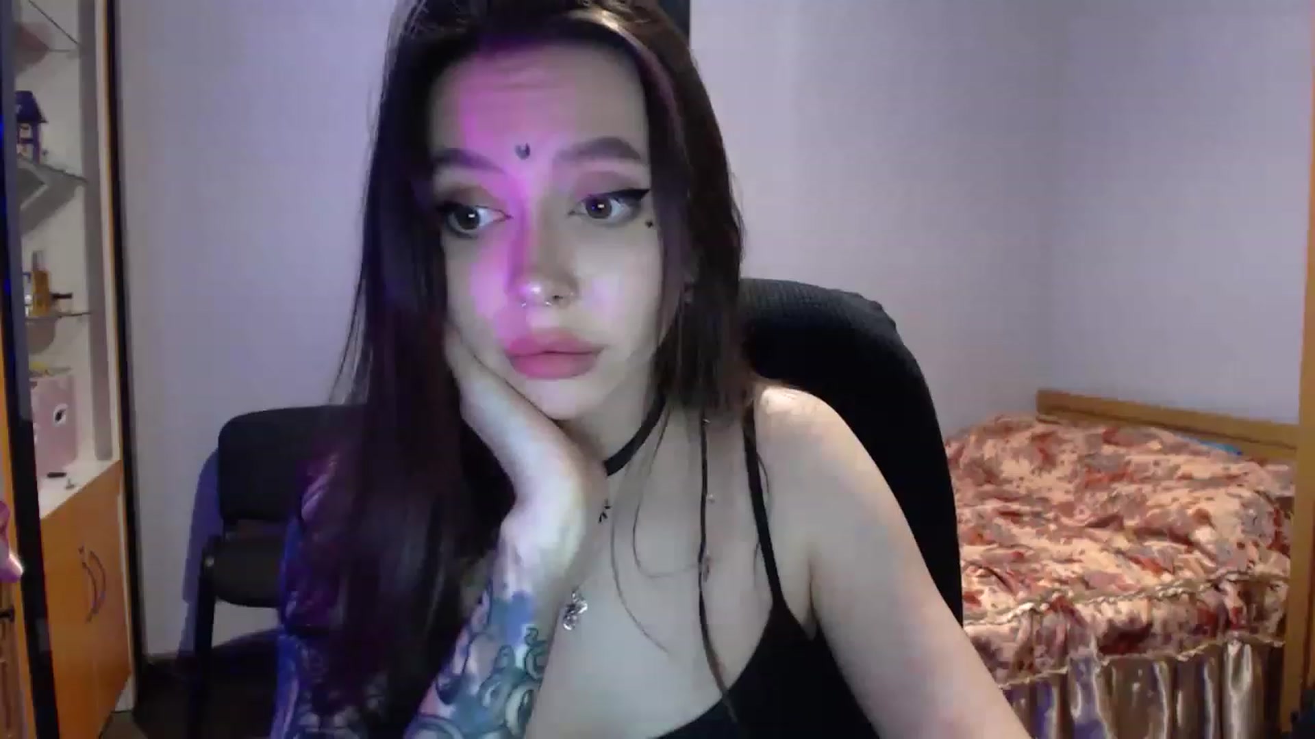 Gallery image thumbnail from DeepGazee's myfreecams stream on, 03/31/2023, 22:03 image 15 of 20