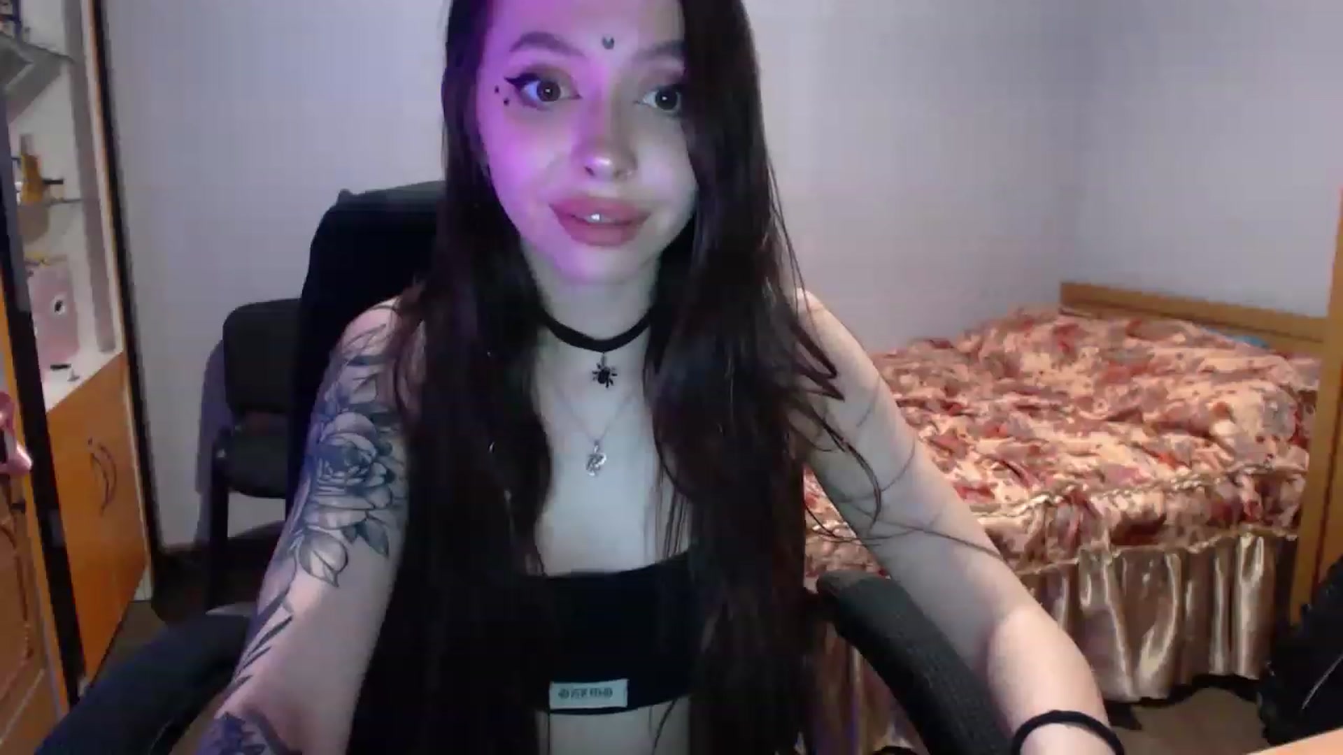 Gallery image thumbnail from DeepGazee's myfreecams stream on, 03/31/2023, 22:03 image 8 of 20
